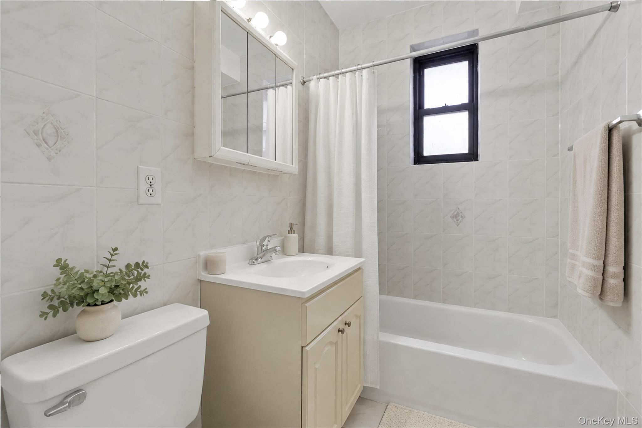 138-18 28th Road, Unit 2F photo 17