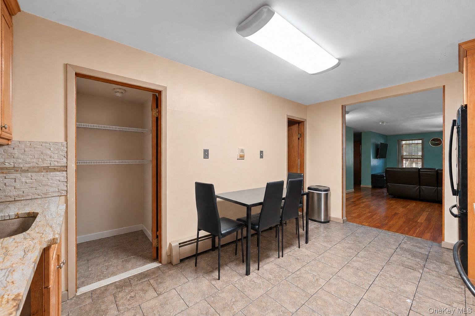 393 Park Place – For Sale photo 7