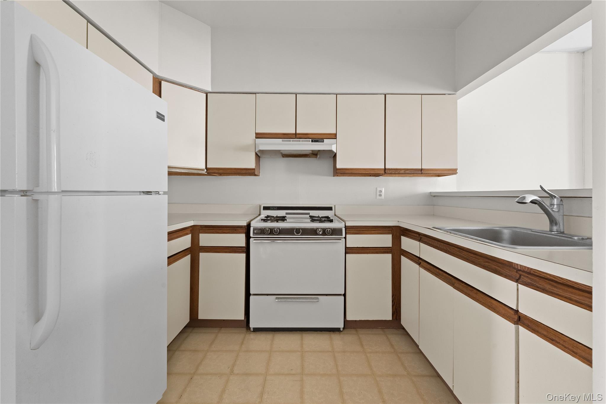 393 Park Place – For Sale photo 12