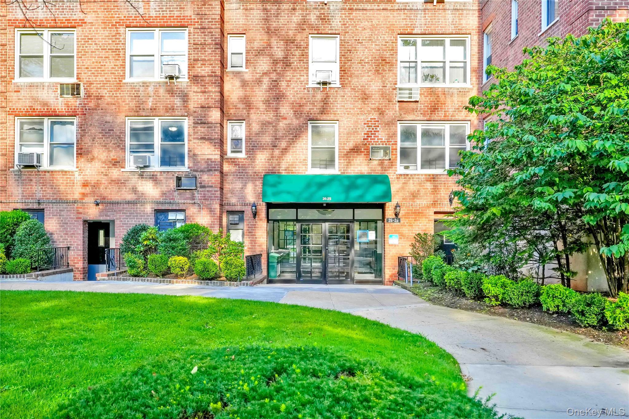 26-25 Union Street, Unit 1H photo 18