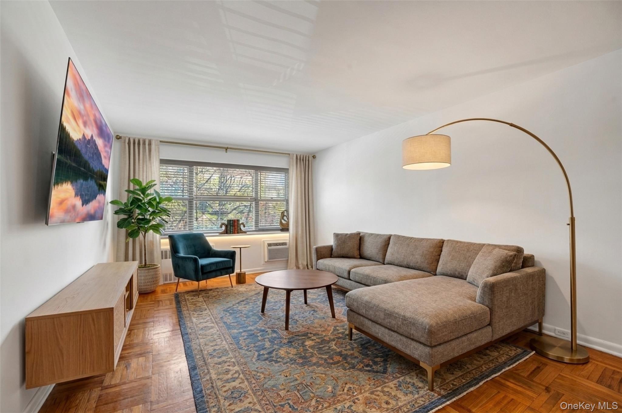 222 N Broadway, Unit 3D photo 2