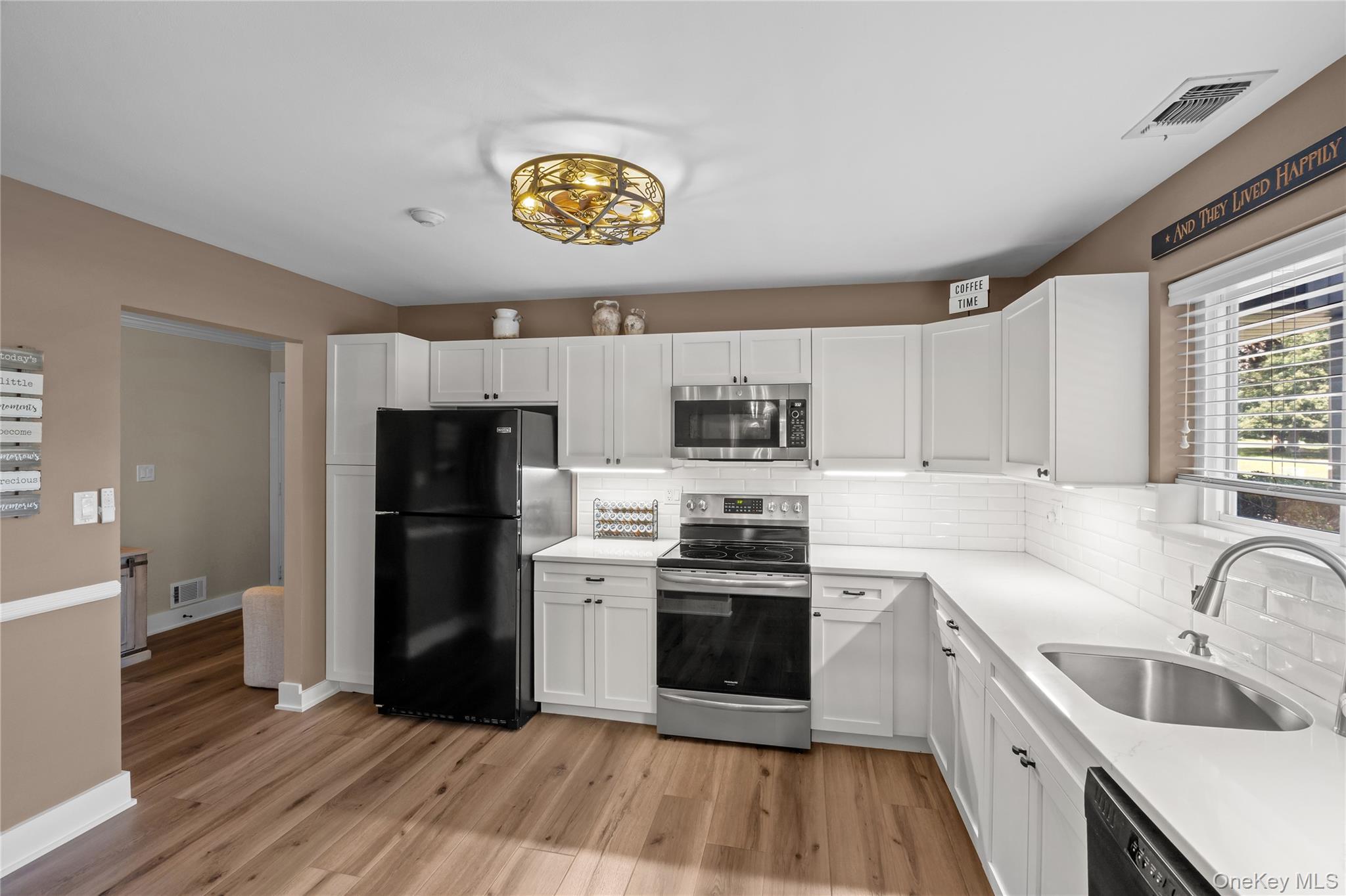 416 Lindsay Lane – For Sale photo 5
