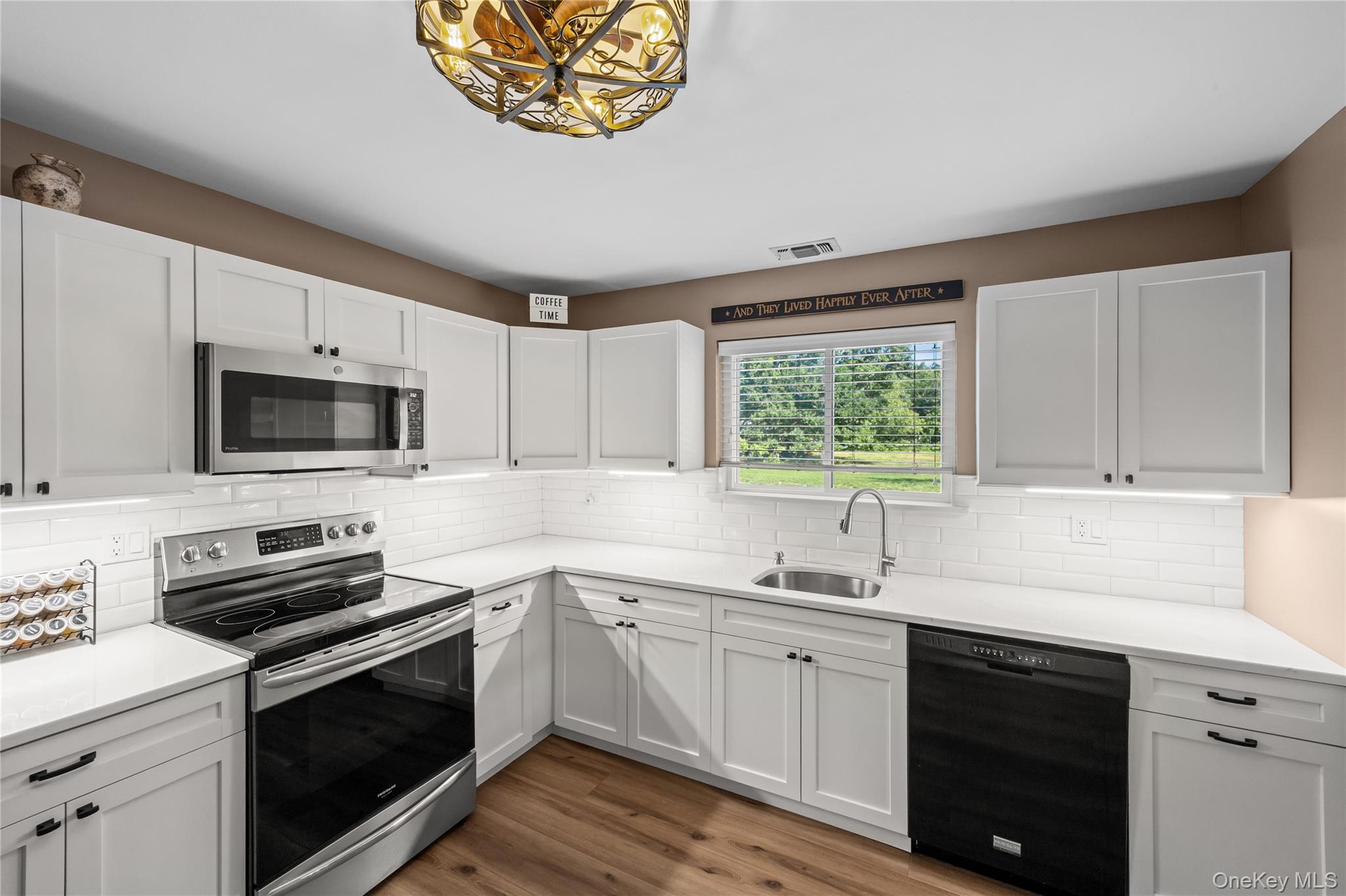 416 Lindsay Lane – For Sale photo 4