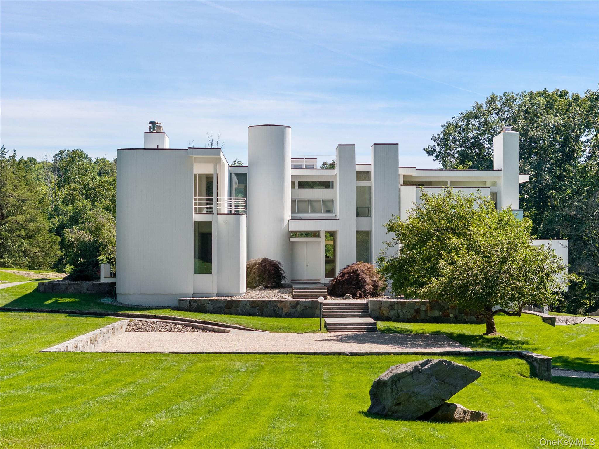 10 Dogwood Hills Road – For Sale