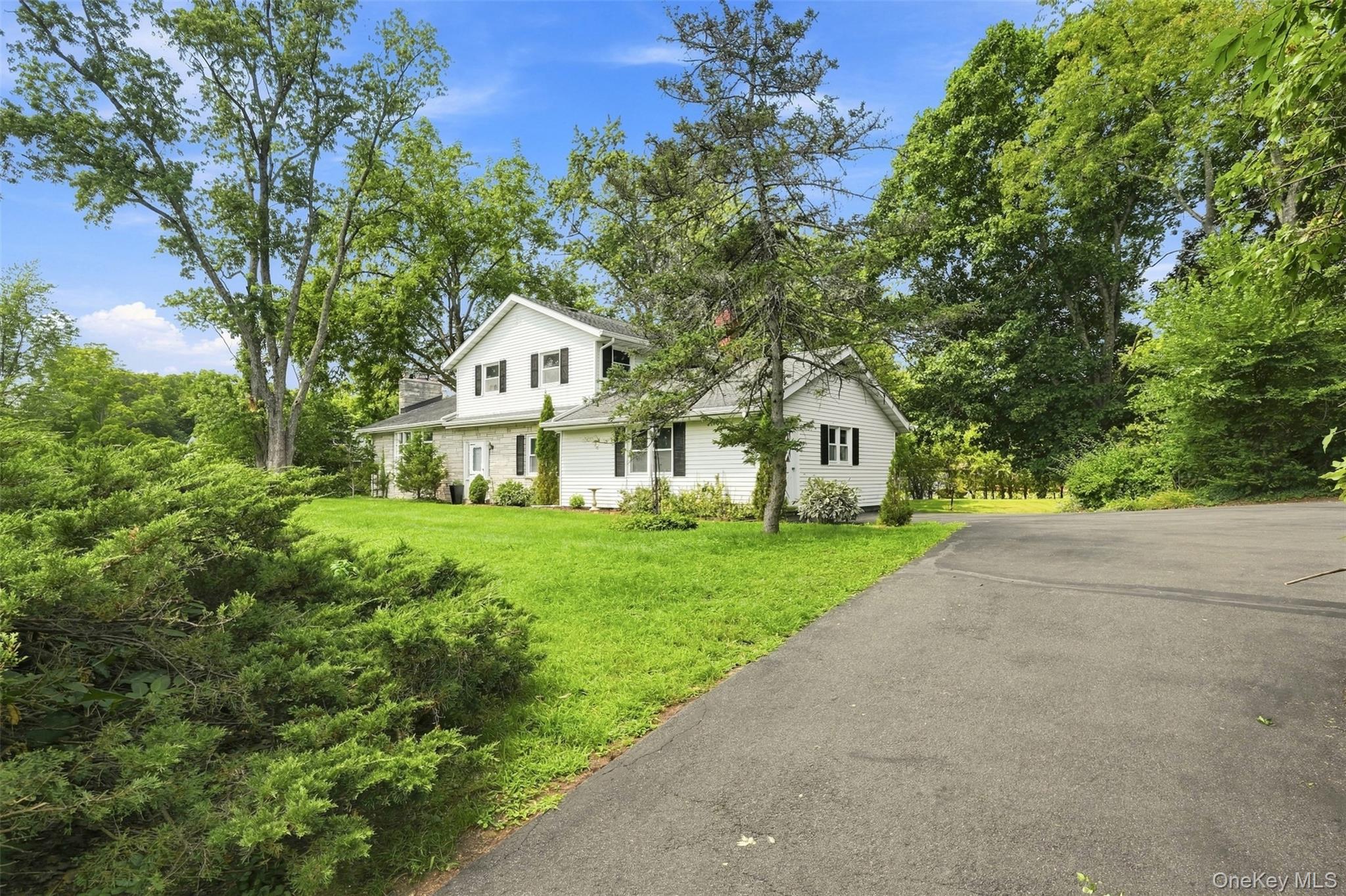 575 Lucas Avenue Extension – For Sale photo 2