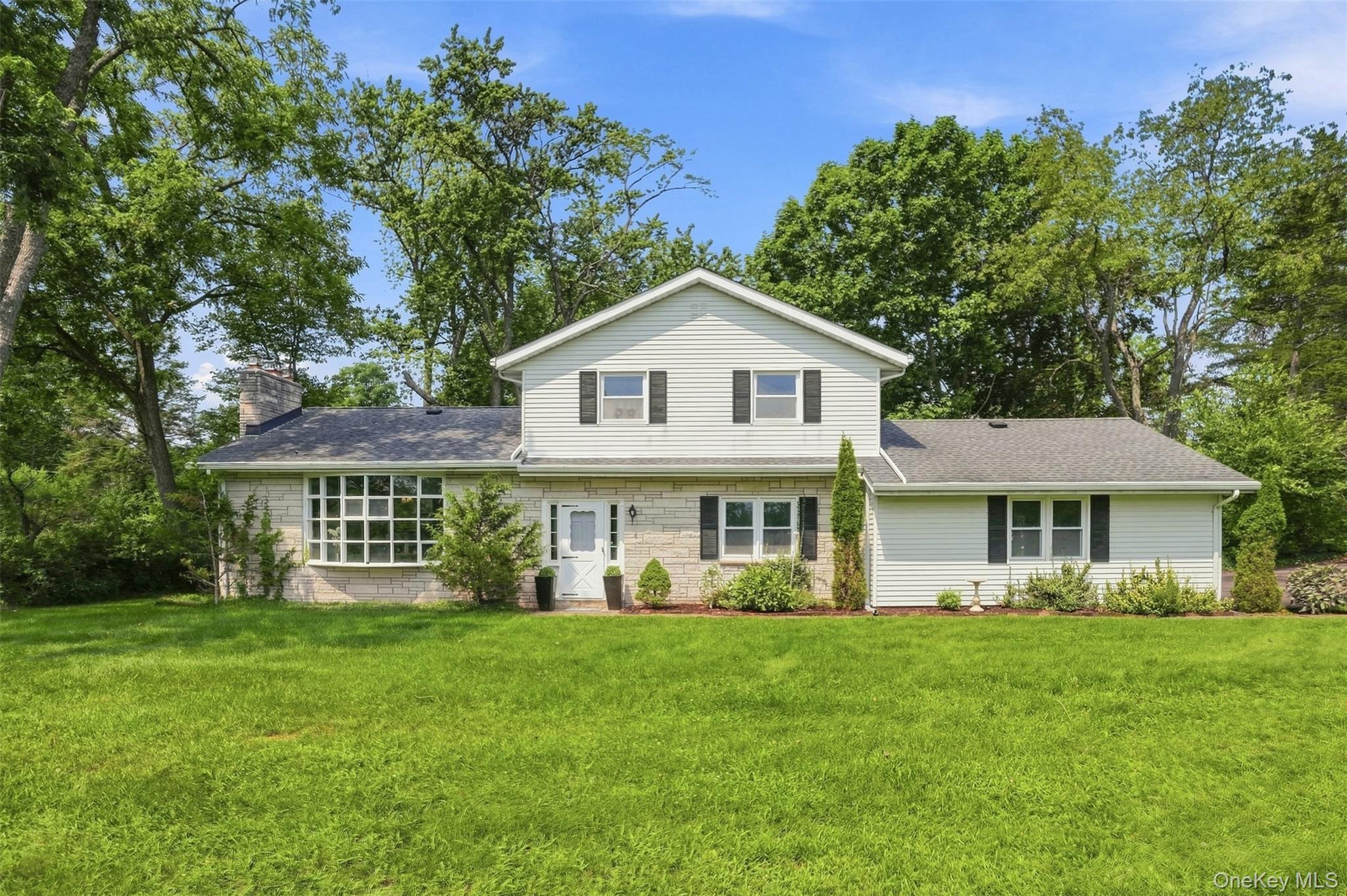 575 Lucas Avenue Extension – For Sale