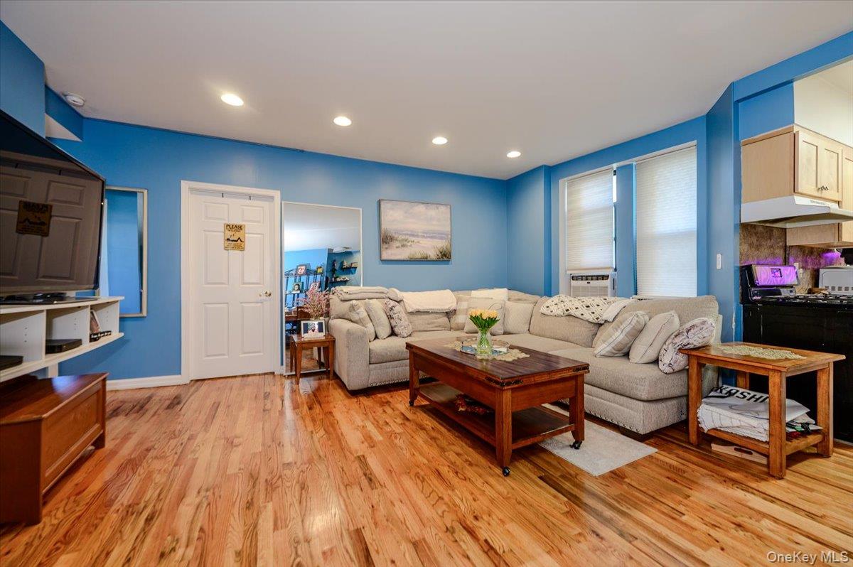 25 W Broadway, Unit 417 photo 2
