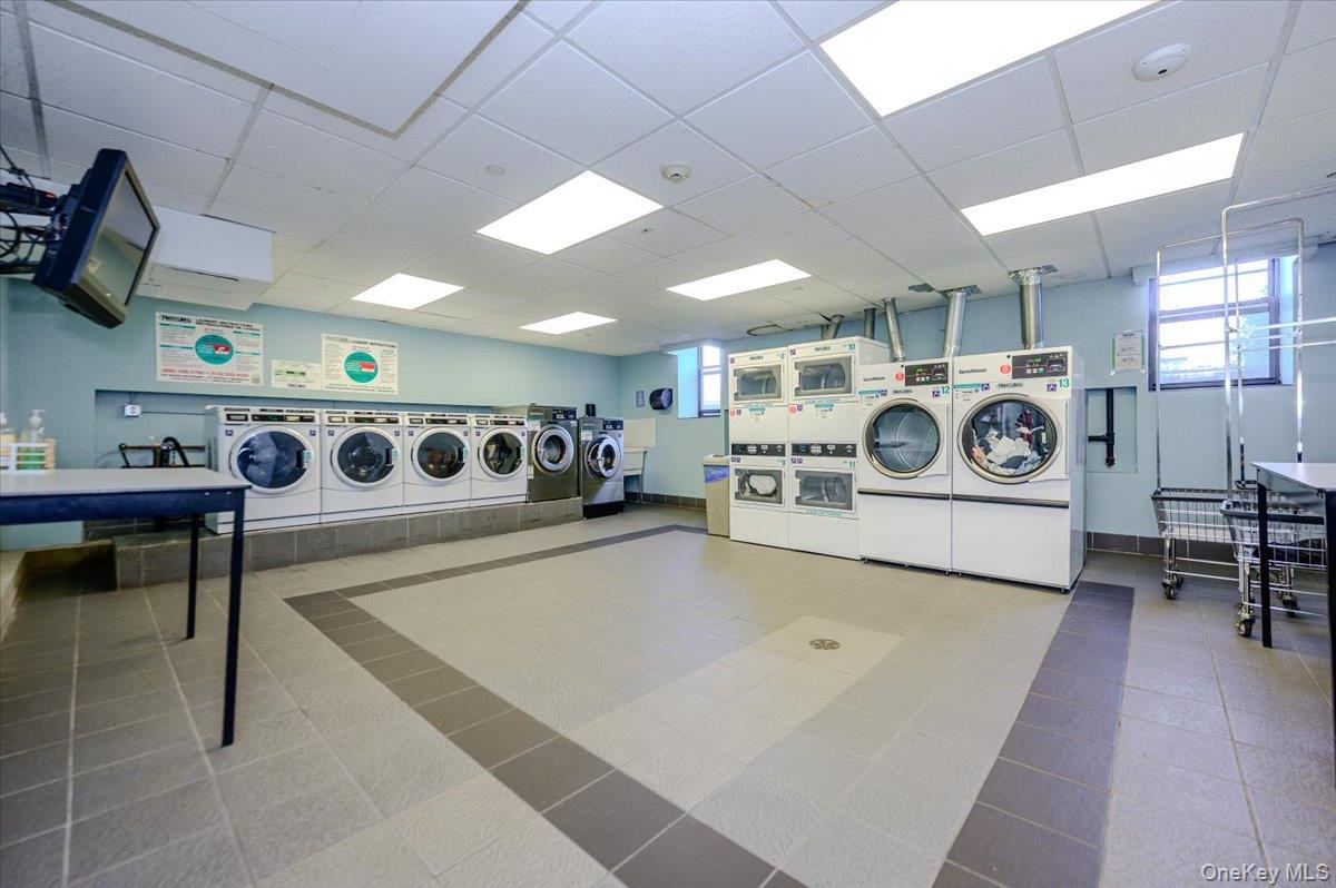 25 W Broadway, Unit 417 photo 13
