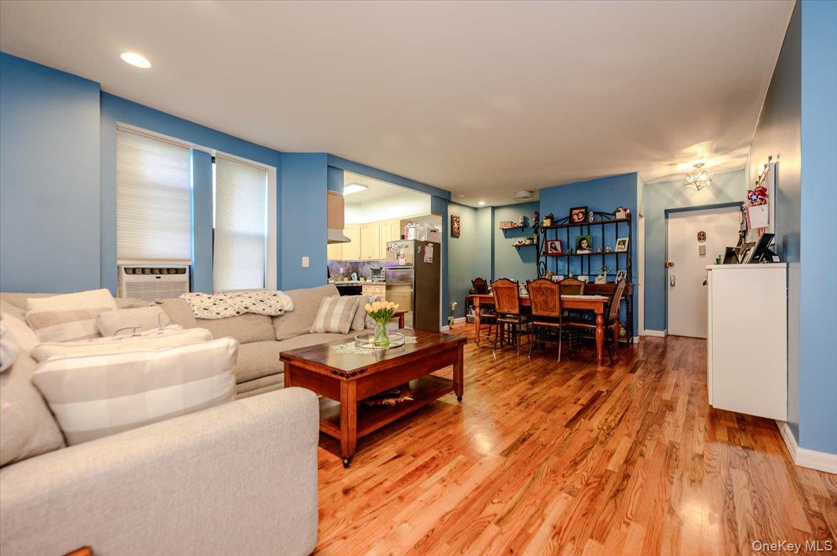 25 W Broadway, Unit 417 photo 7