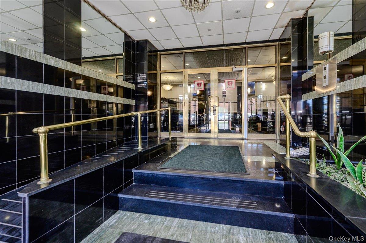 25 W Broadway, Unit 417 photo 11