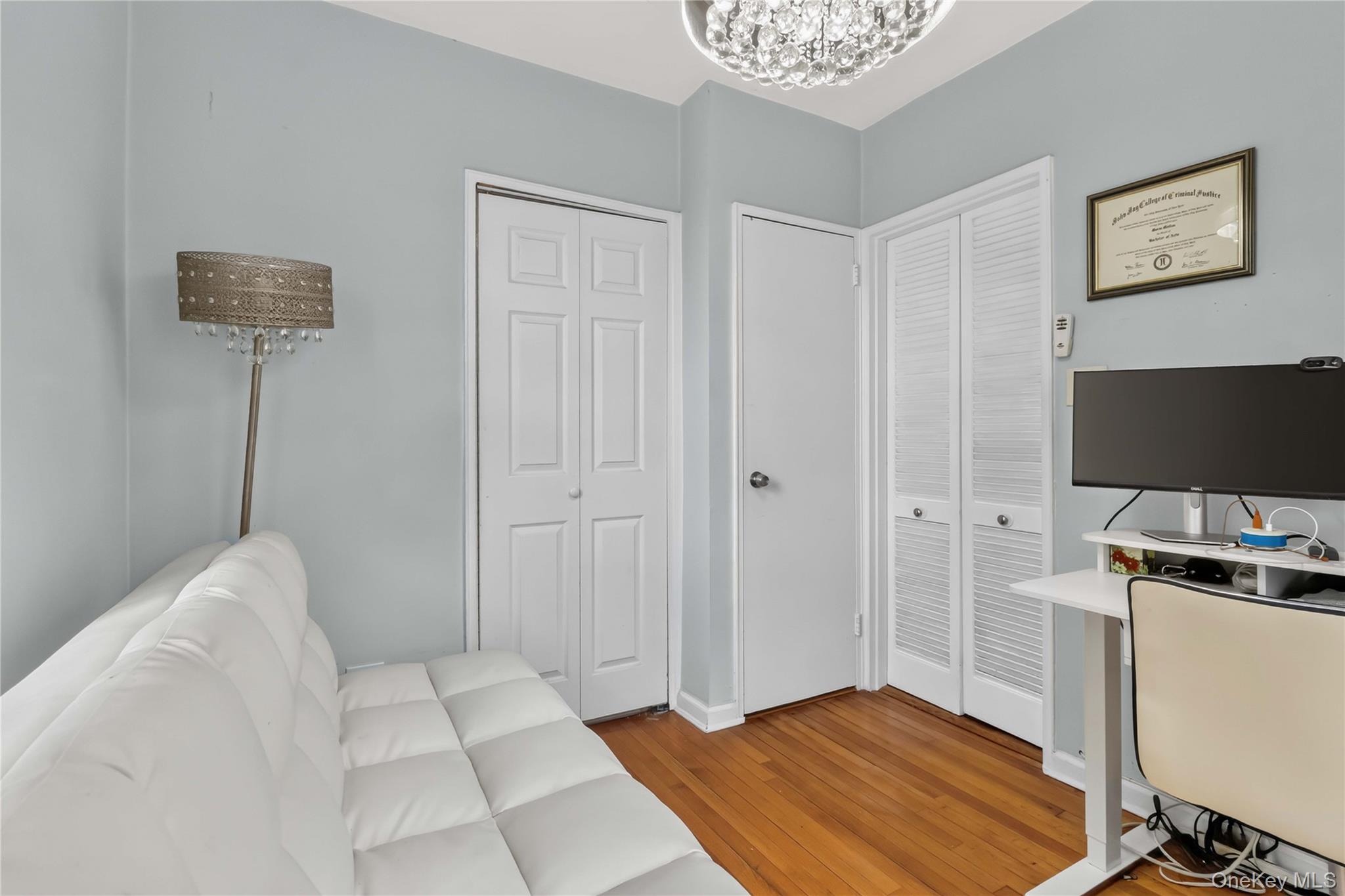 665 Thwaites Place, Unit 5H photo 15