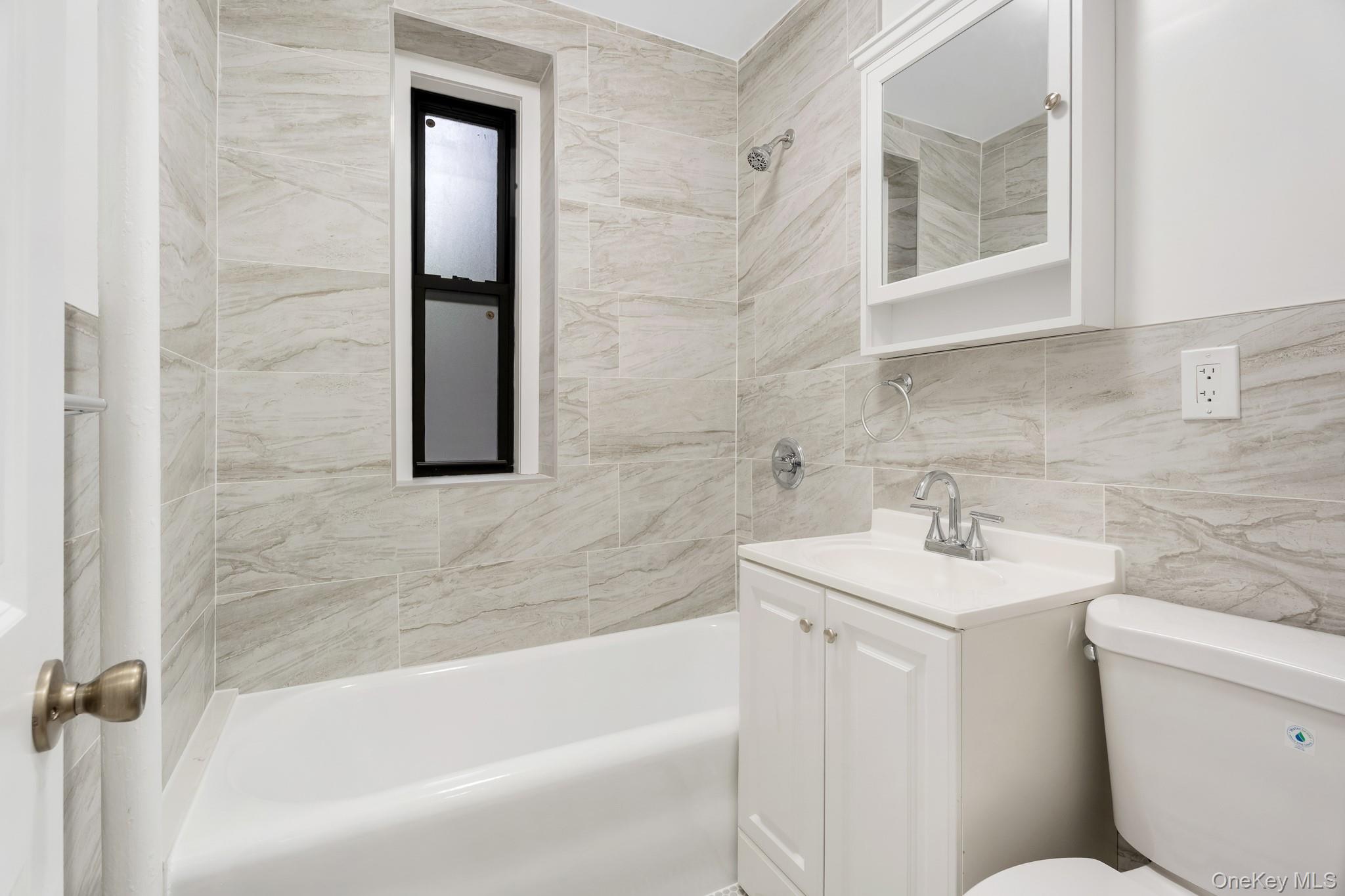 7002 Ridge Boulevard, Unit B14 photo 5