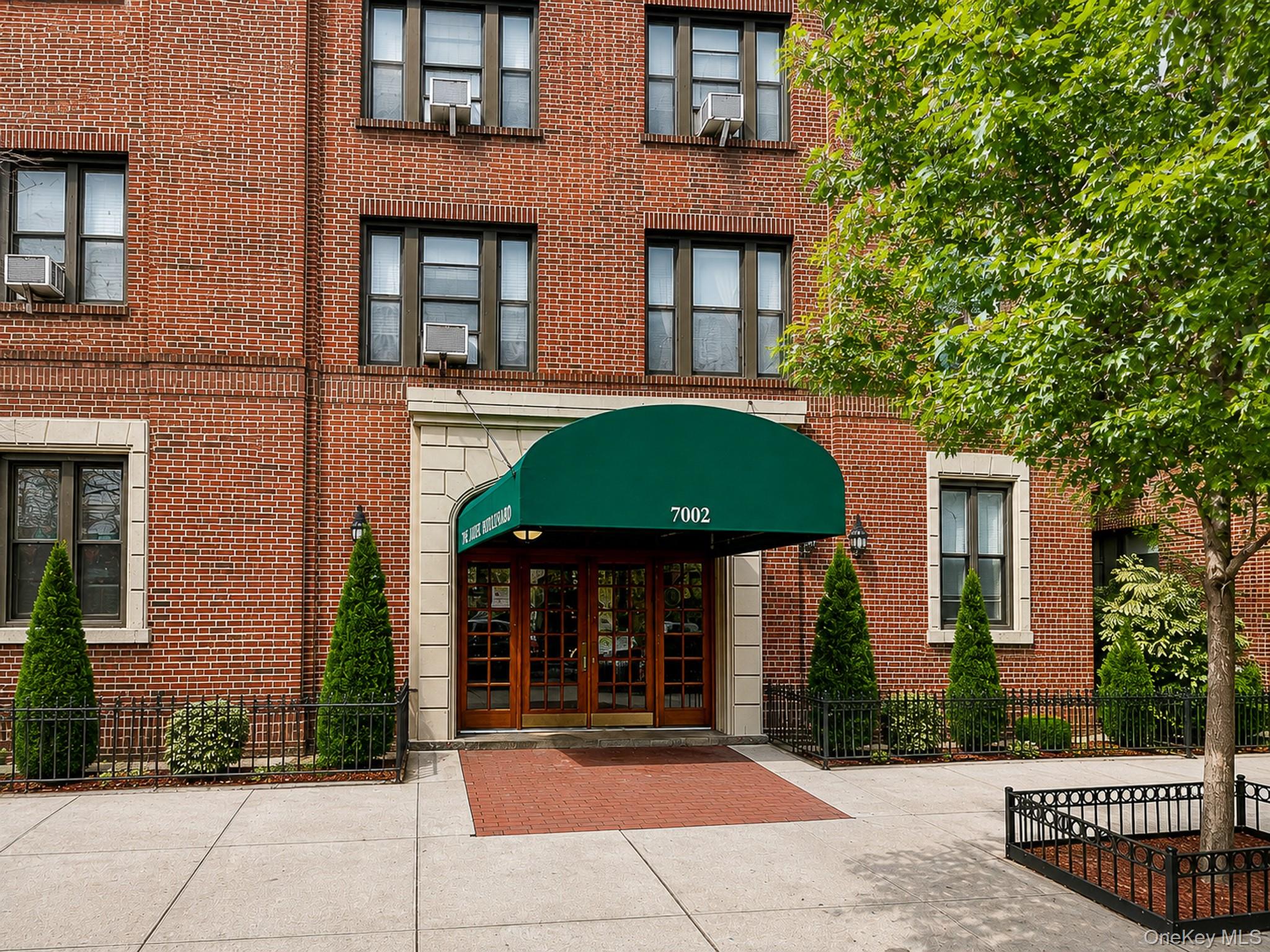 7002 Ridge Boulevard, Unit B14 photo 7