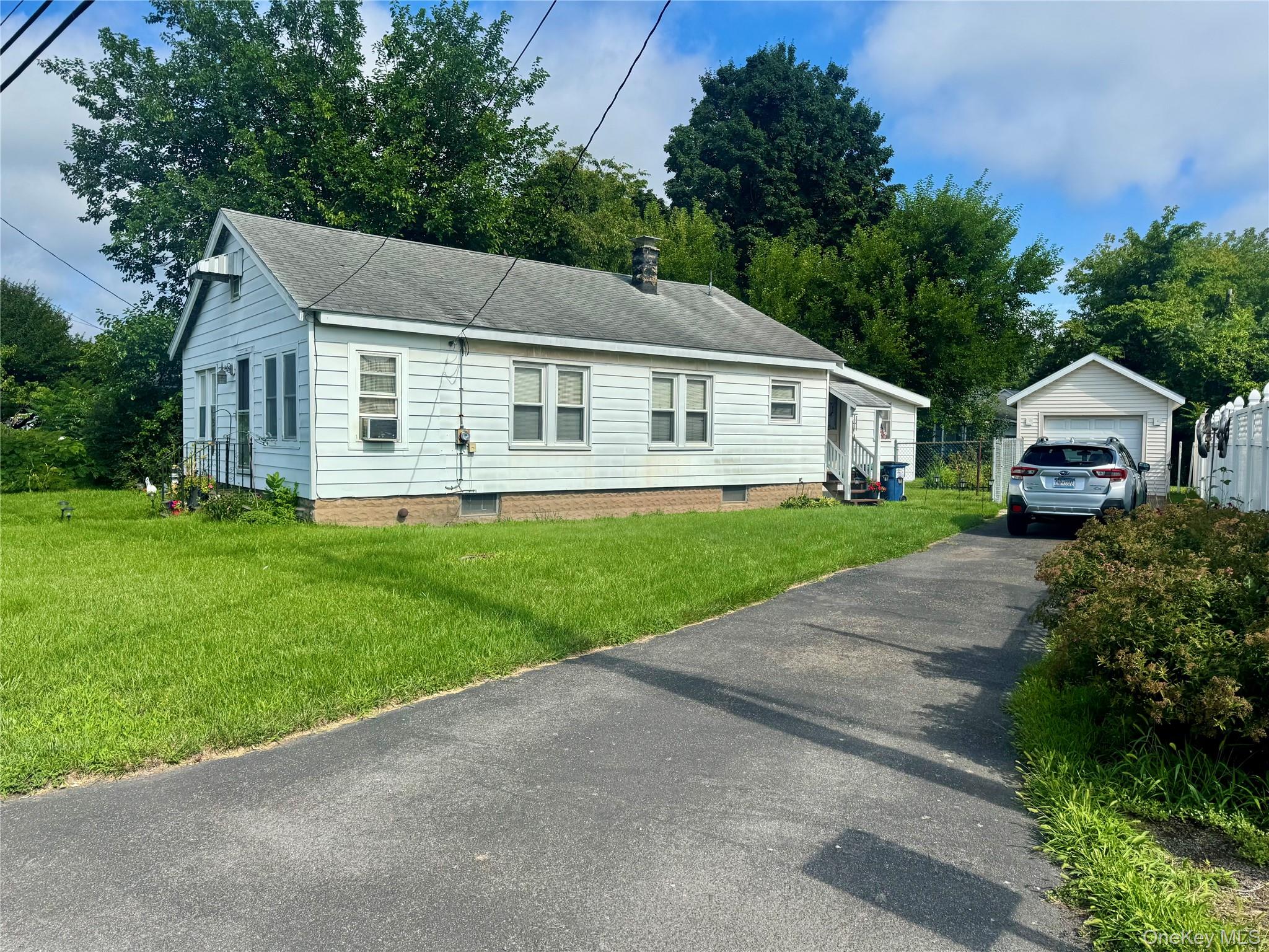 16 Esopus Avenue – For Sale photo 2