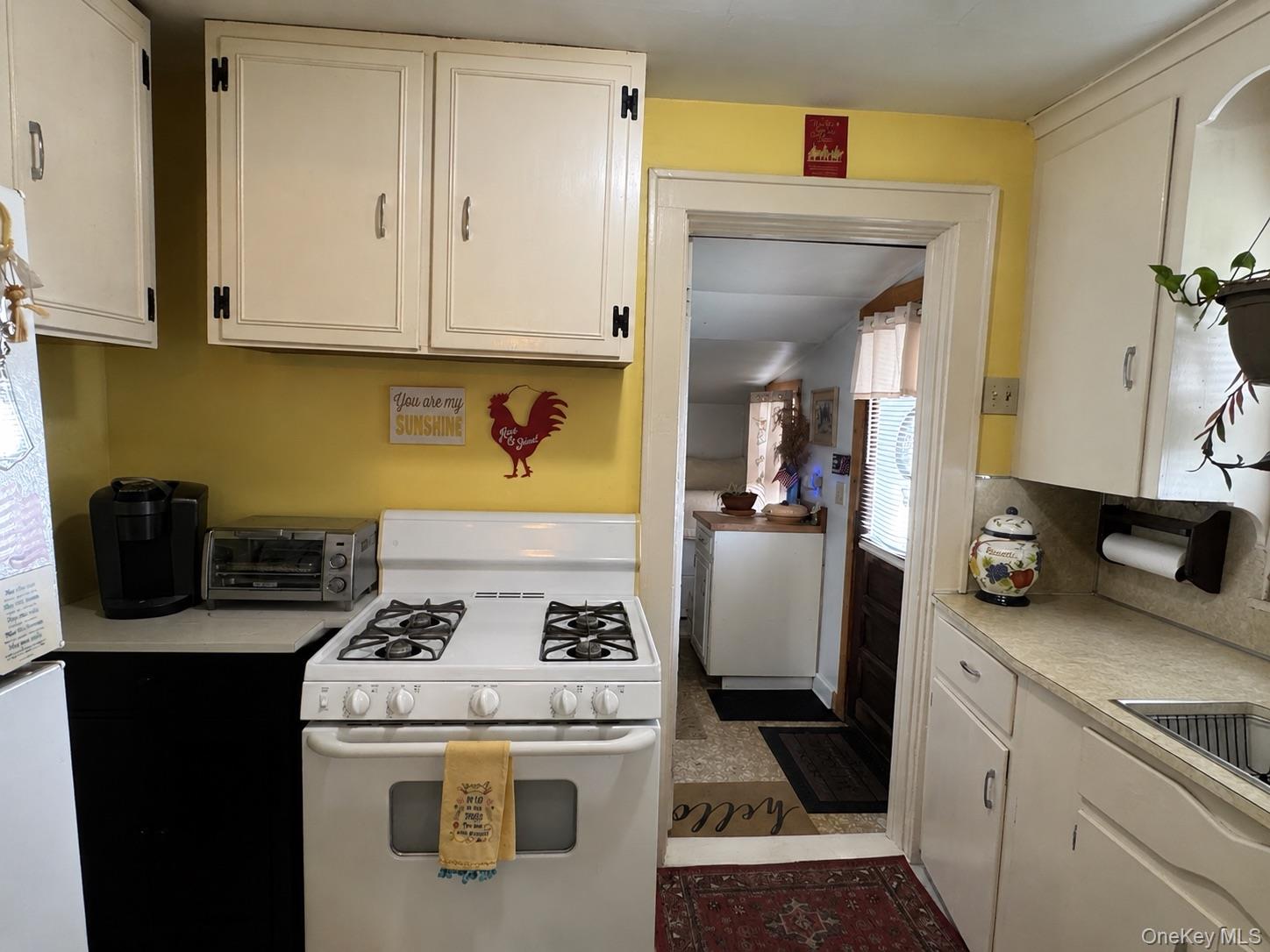 16 Esopus Avenue – For Sale photo 8