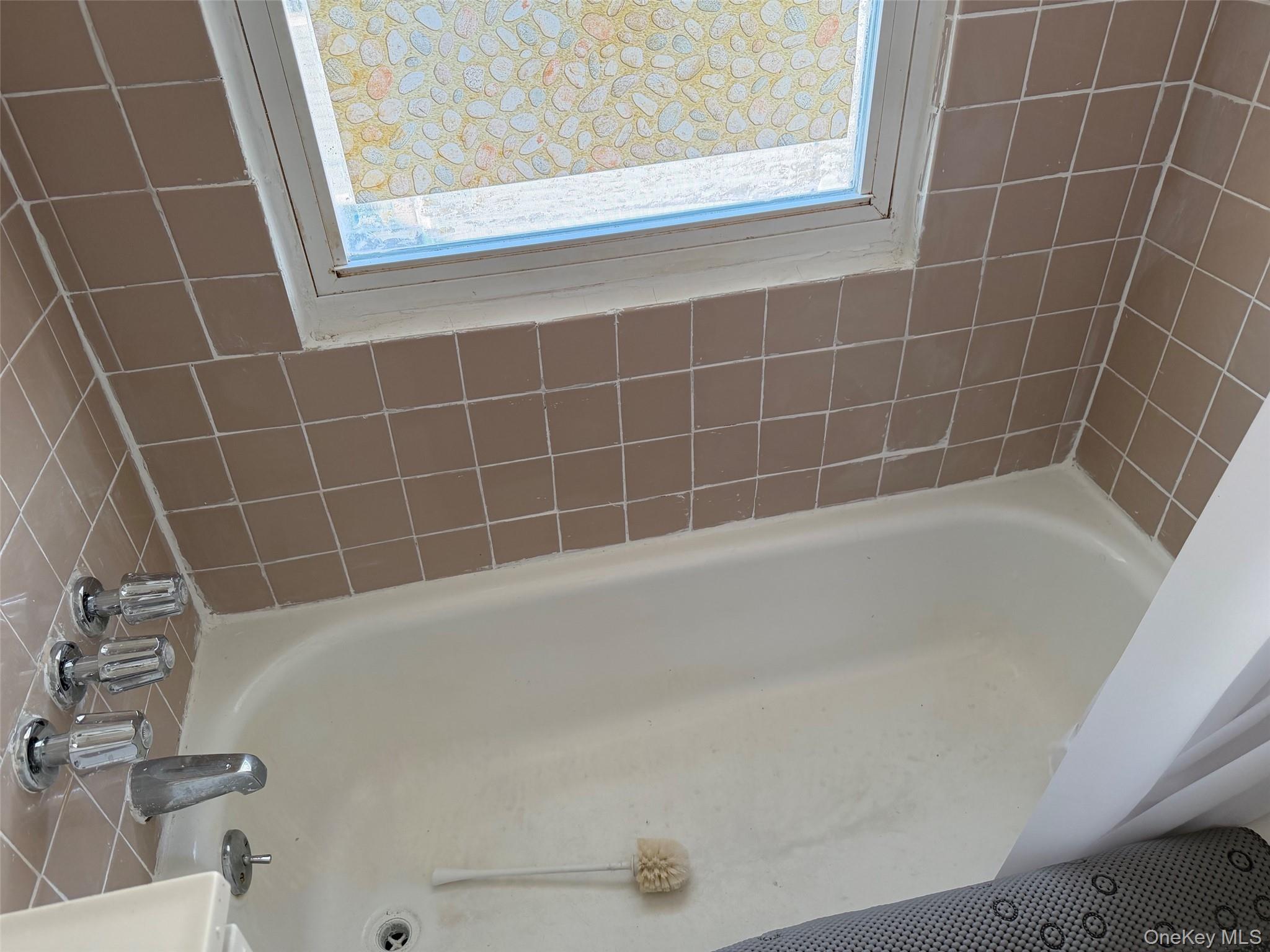 7 Sweezy Avenue, Unit 2 photo 2