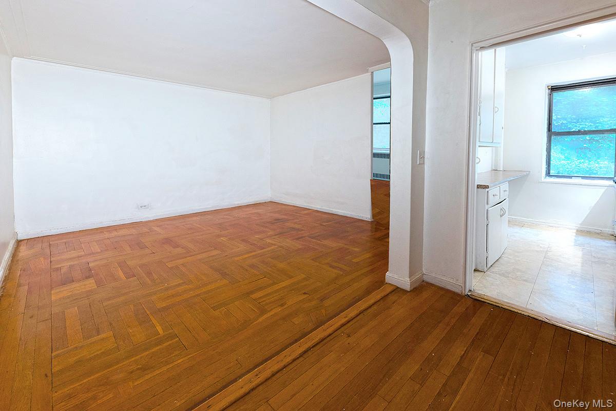 3017 Riverdale Avenue, Unit 2H photo 4