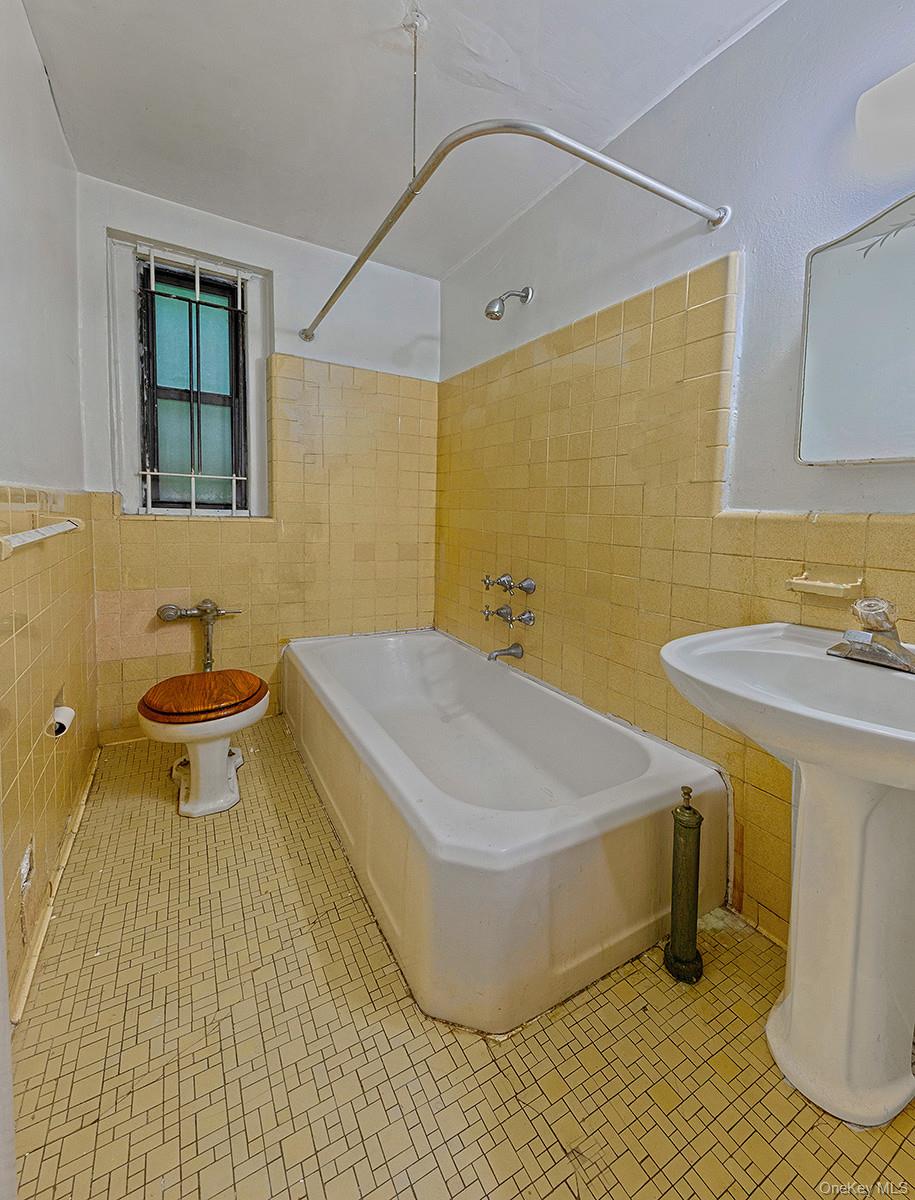 3017 Riverdale Avenue, Unit 2H photo 6