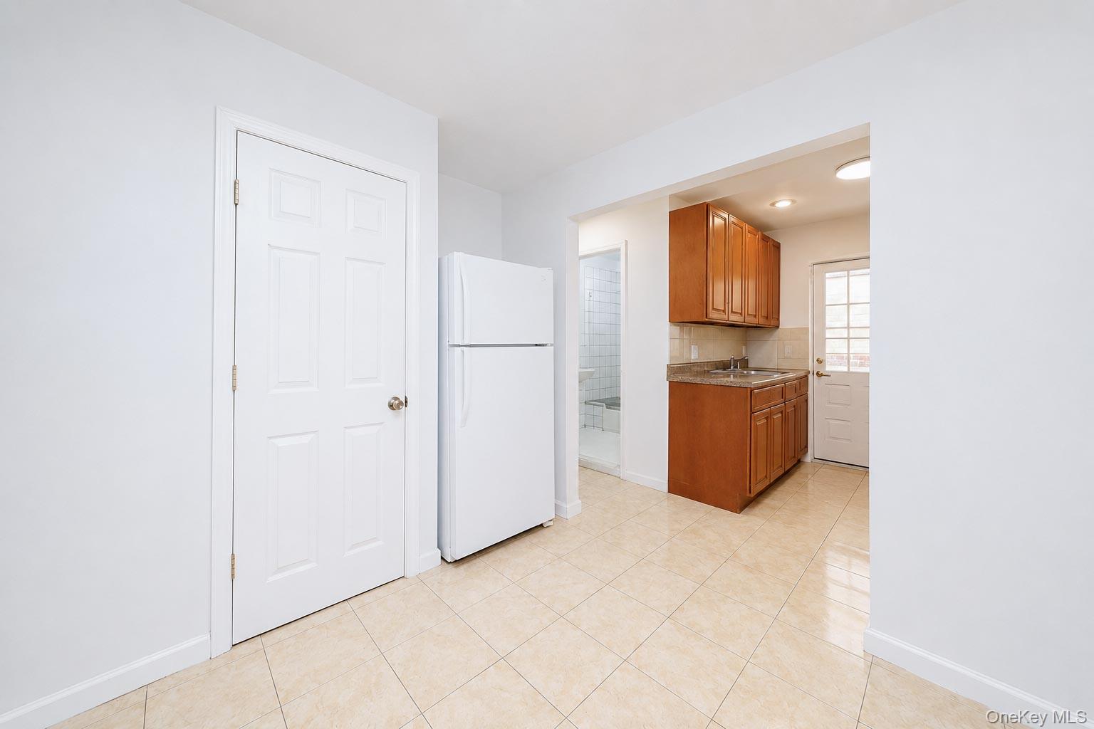 30 West End Avenue, Unit 6 photo 12
