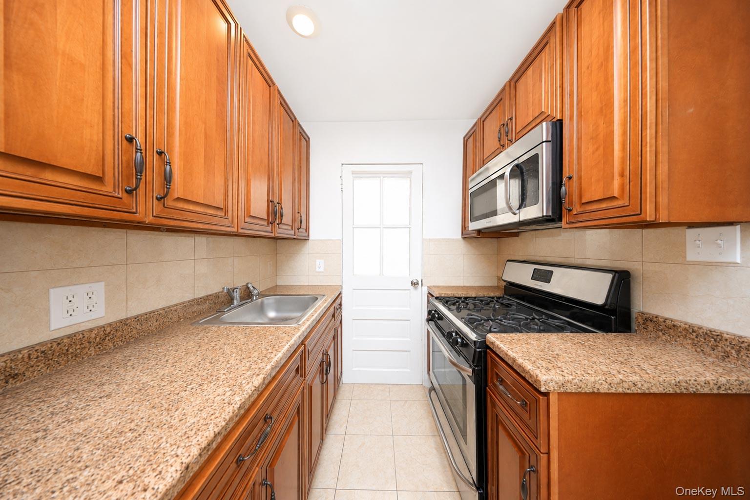 30 West End Avenue, Unit 6 photo 13