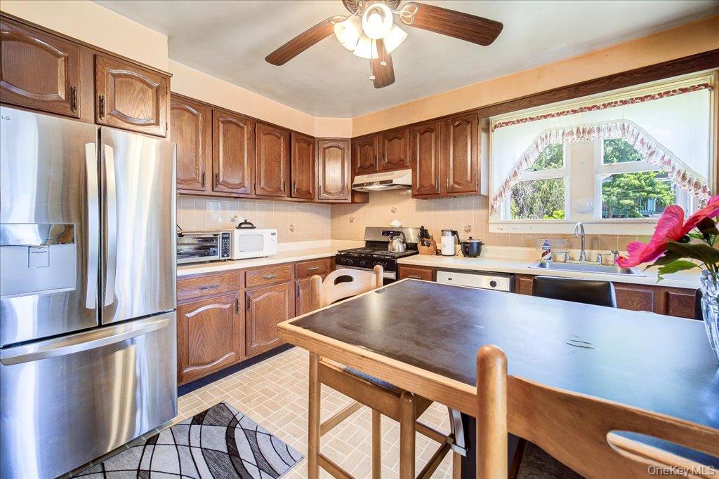 5 Maple Street – For Sale photo 12
