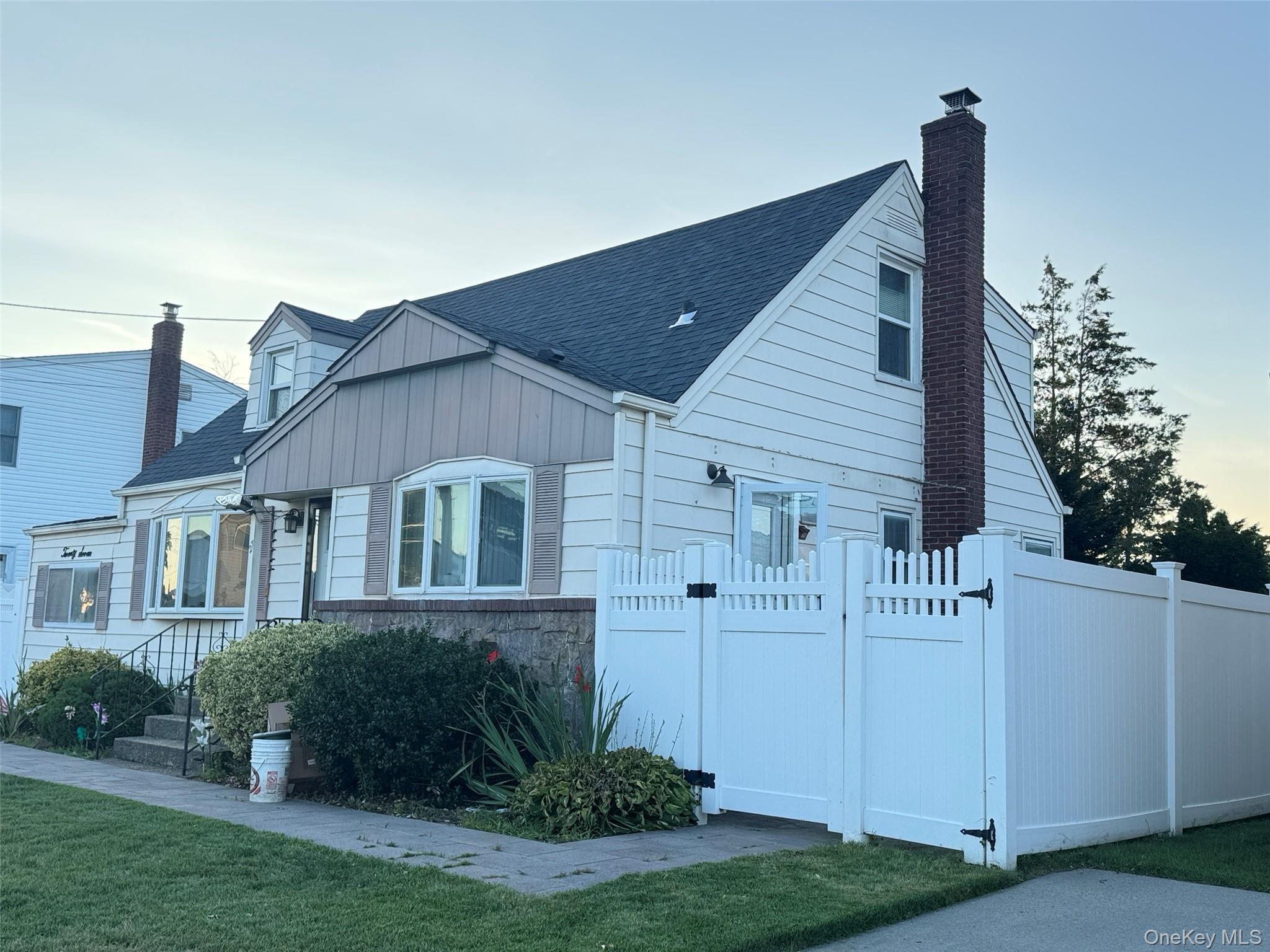 27 Edward Street – For Sale photo 2