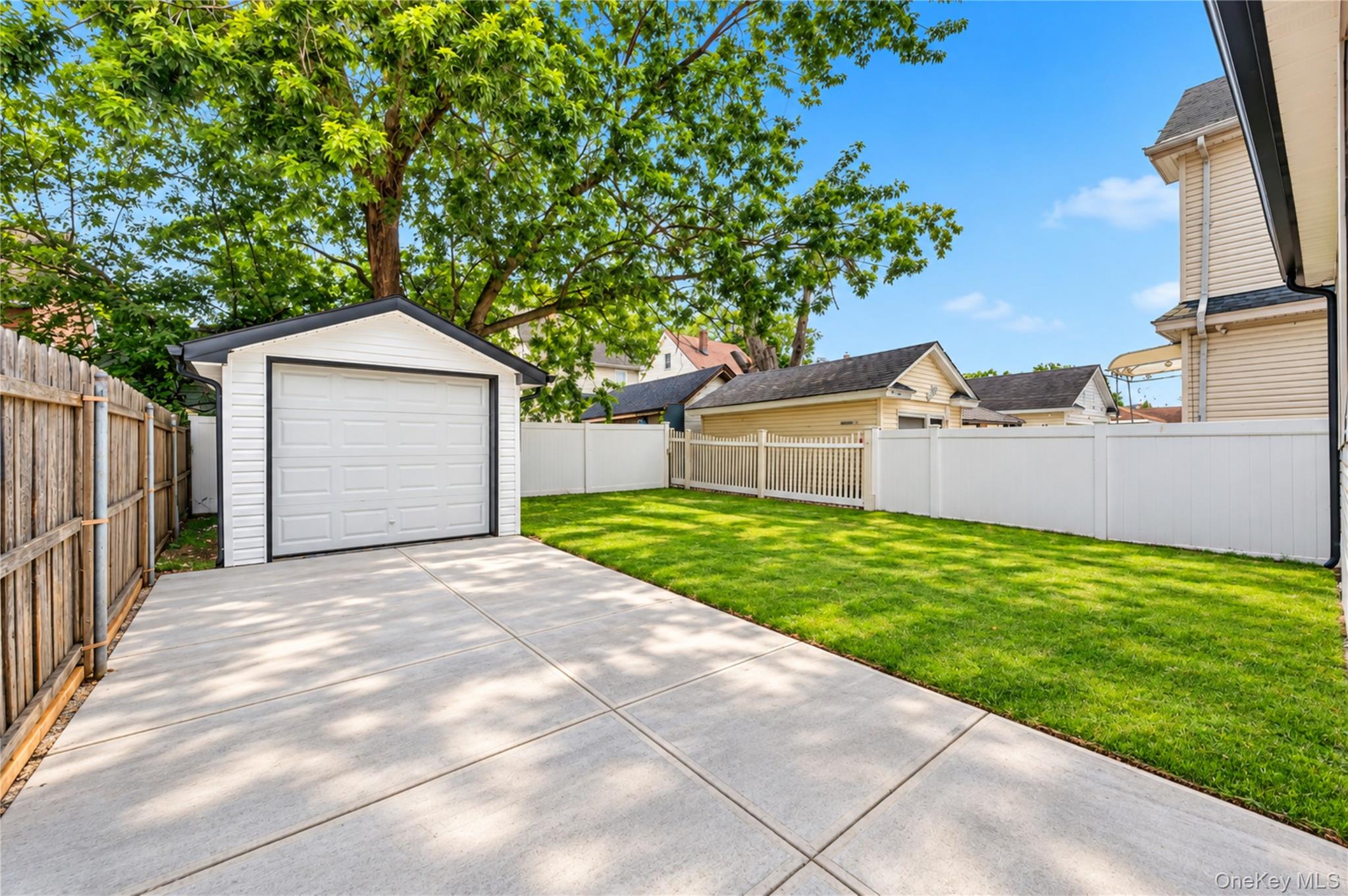 100-33 205th Street – For Sale photo 3
