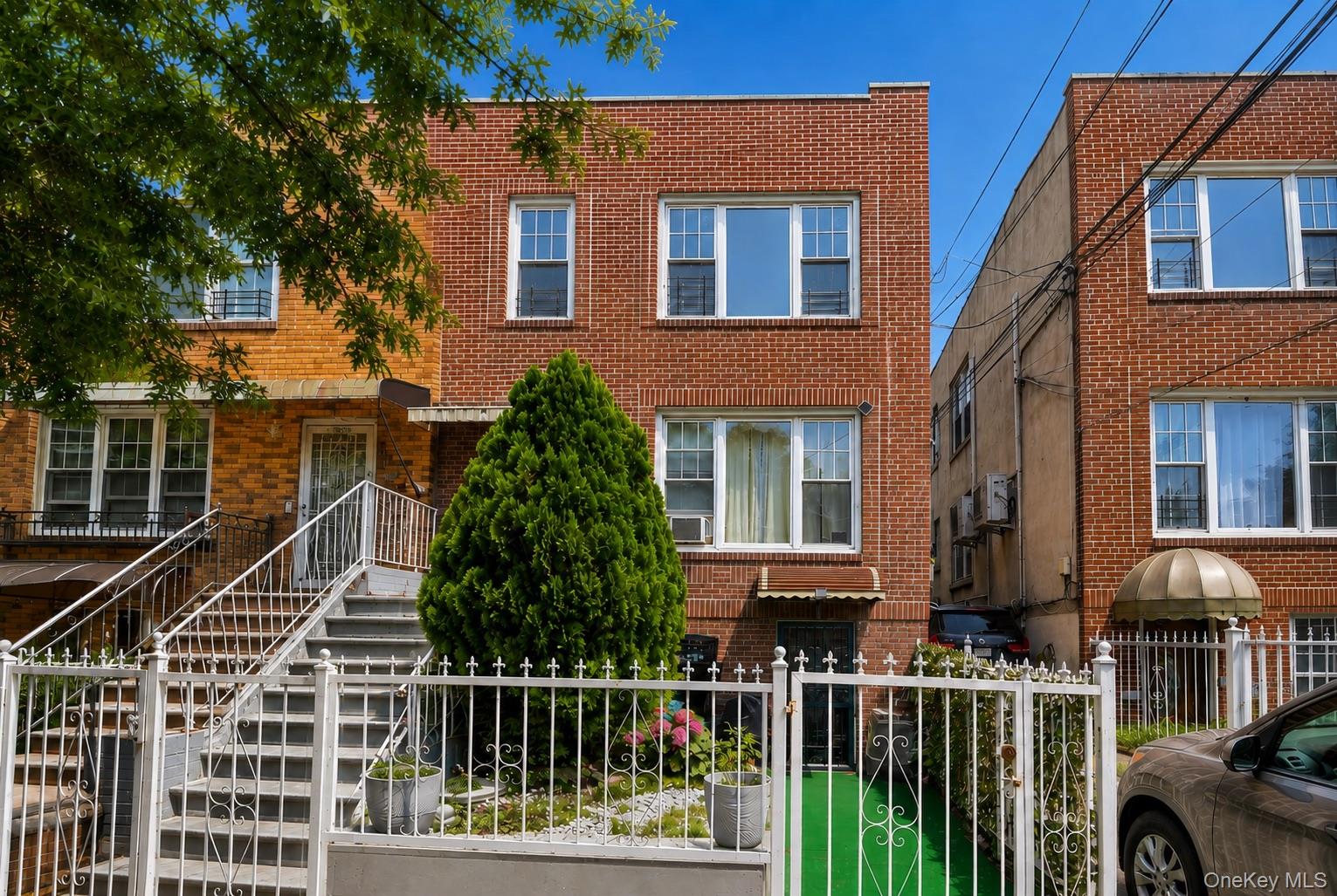952 E 217th Street – For Sale