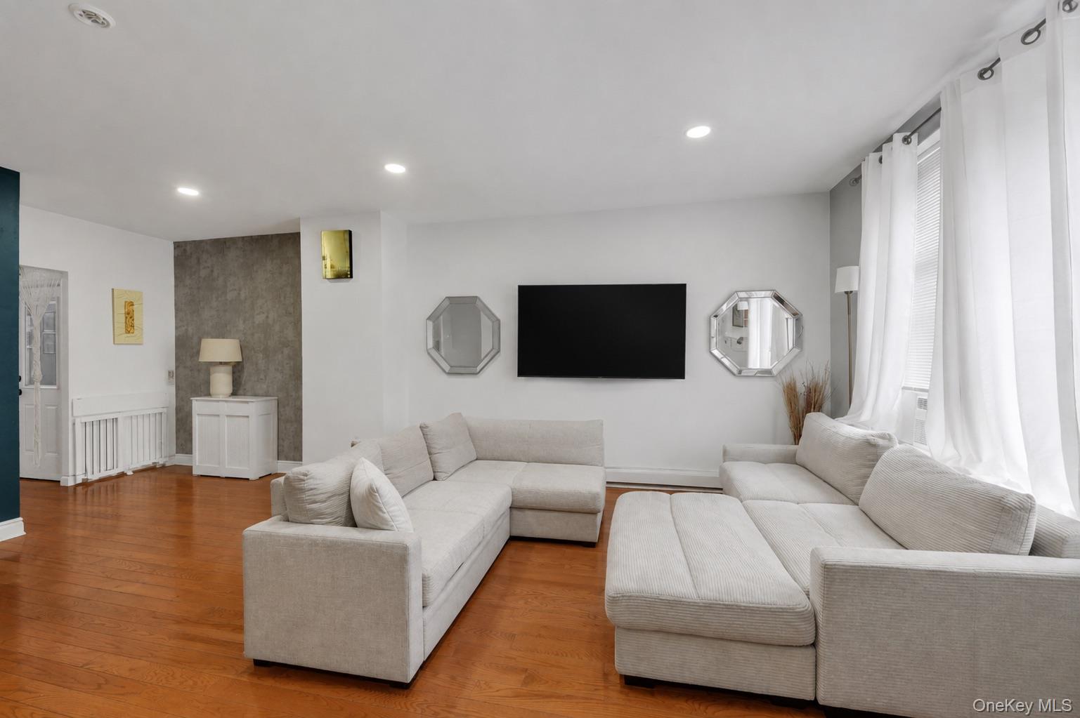 952 E 217th Street – For Sale photo 4