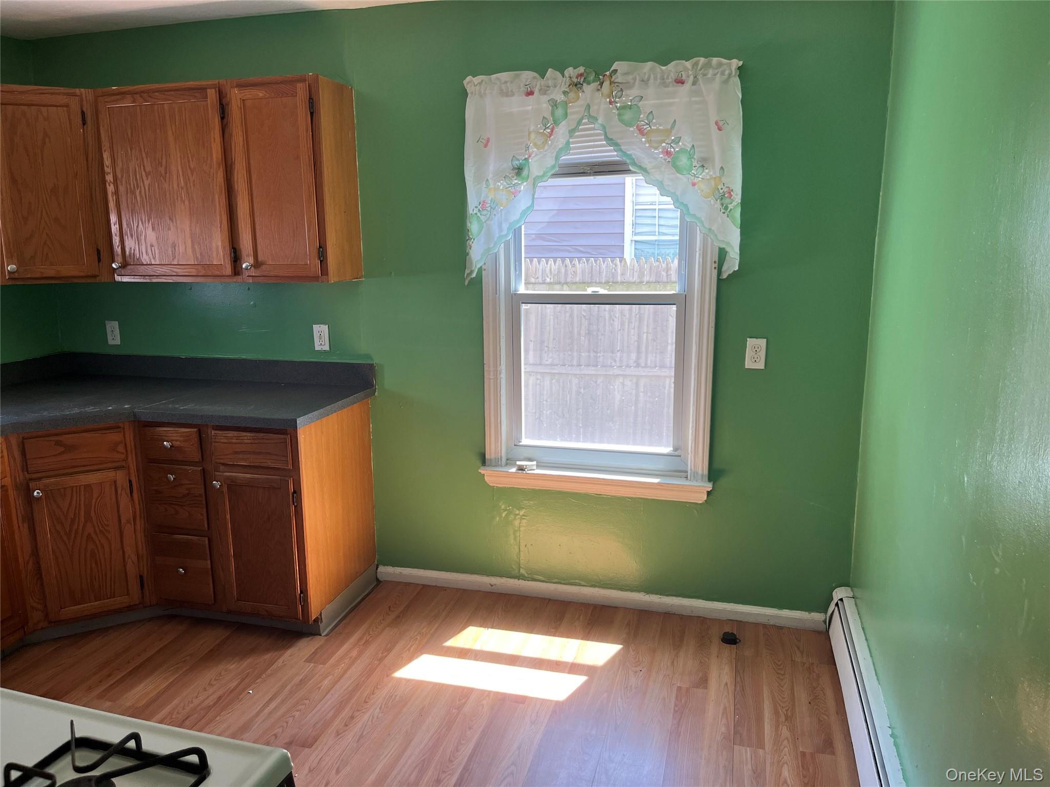 32 7th Avenue S – For Sale photo 12