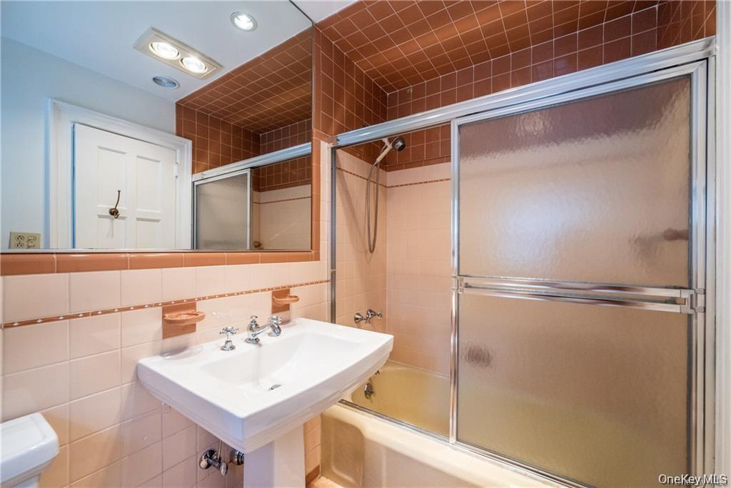 25 Jerome Avenue – For Rent photo 17