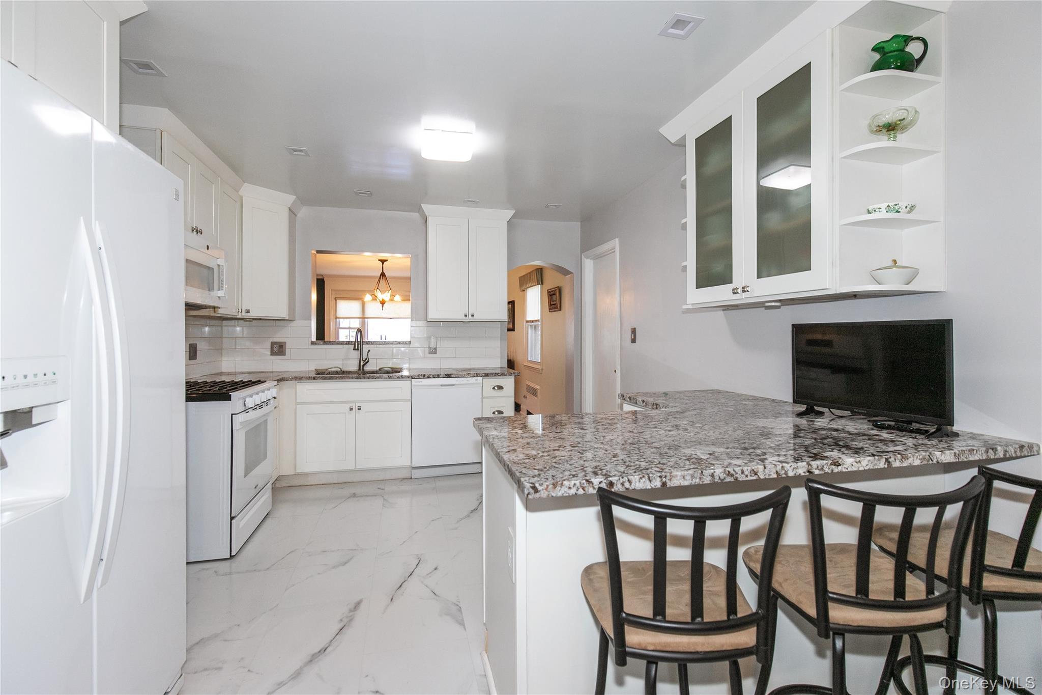 8 Plymouth Road – For Sale photo 13