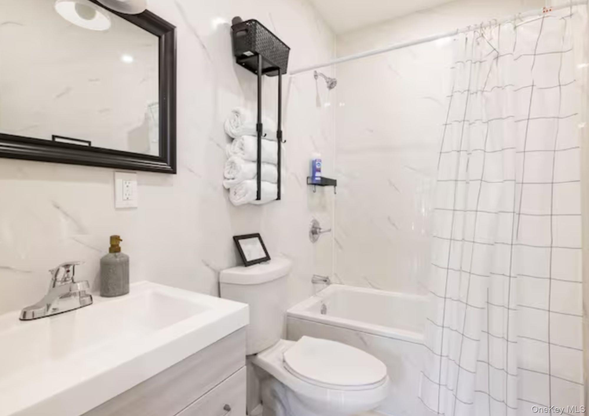107 Utica – For Sale photo 8