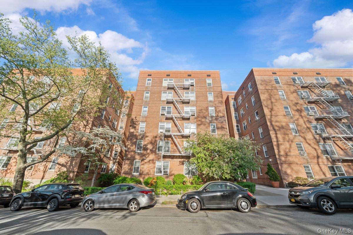 517 Riverdale Avenue, Unit 4D photo 7