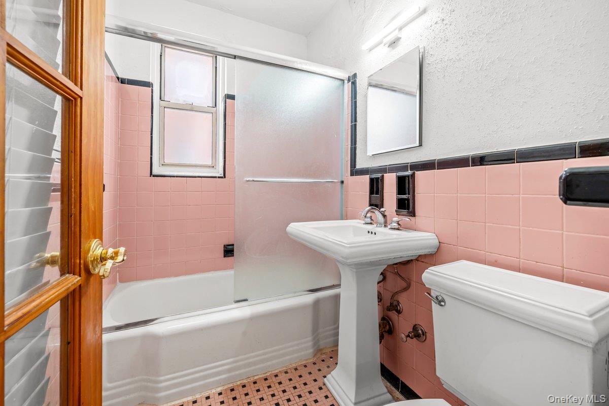 517 Riverdale Avenue, Unit 4D photo 17