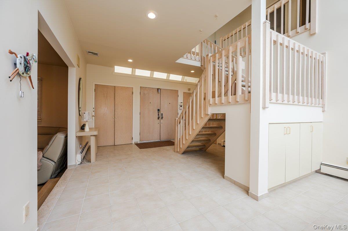 40 Cayuga Avenue – For Rent photo 4