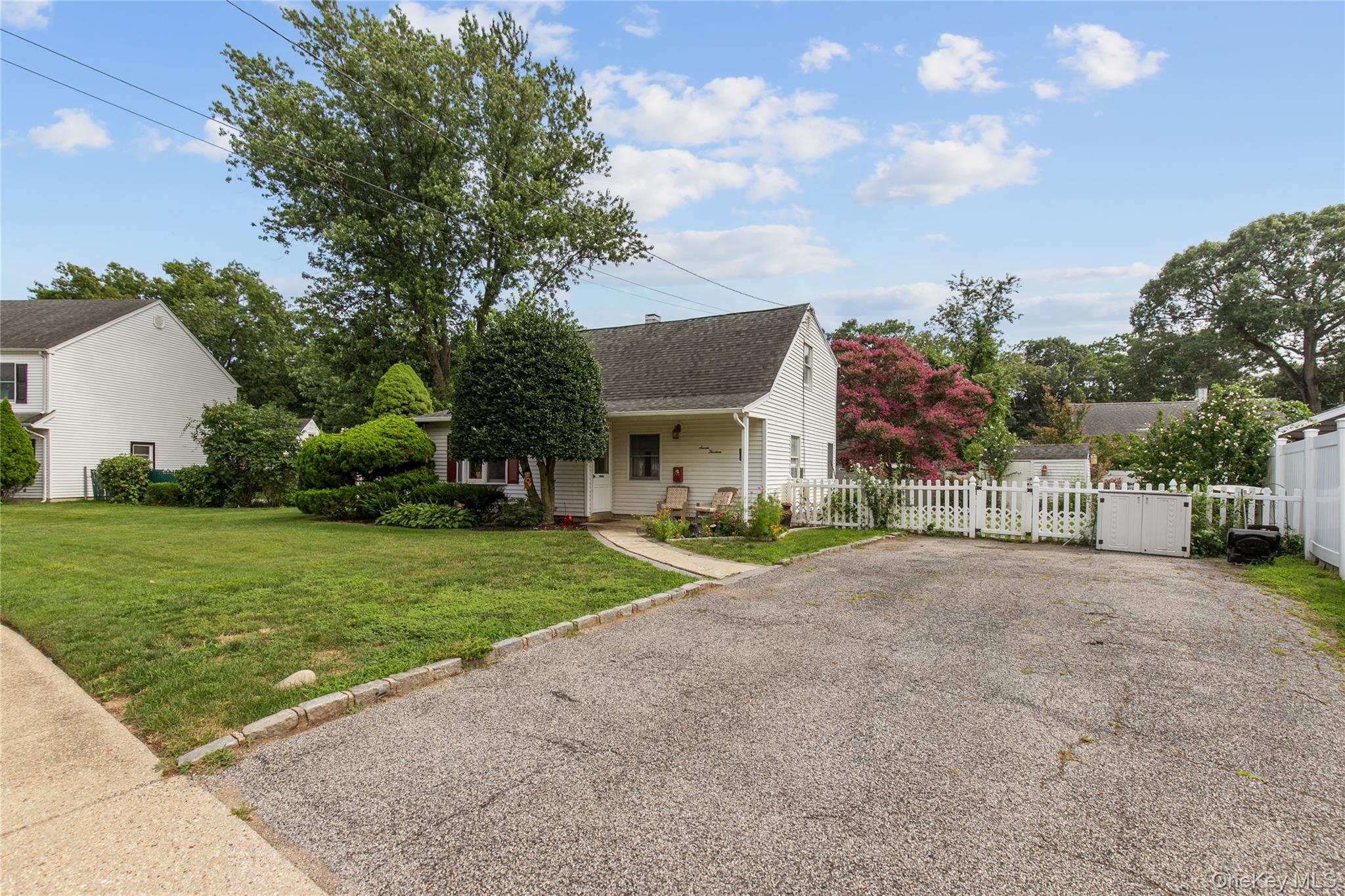 713 Wren Court – For Sale photo 2