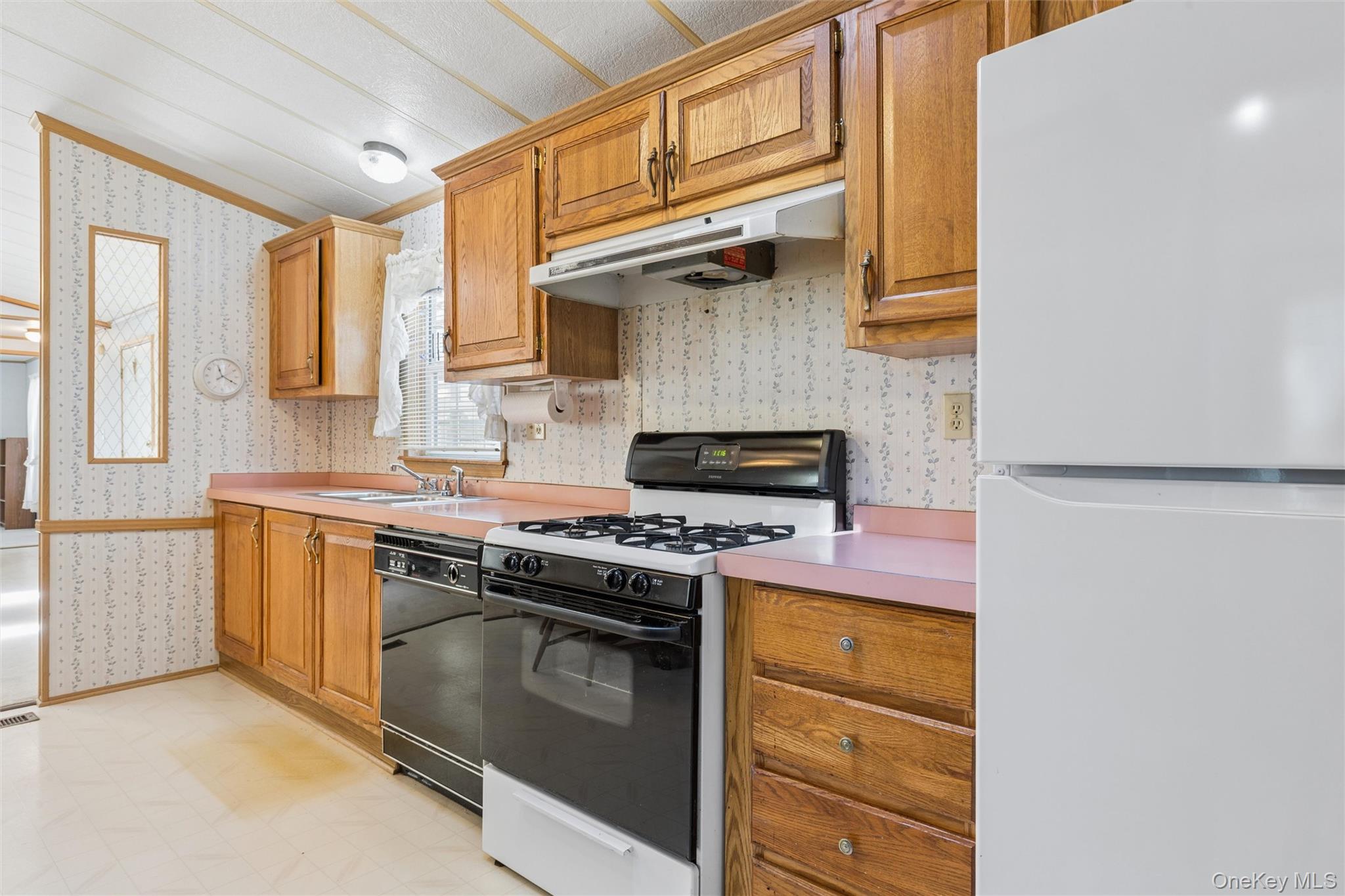 1661 Old Country Road, Unit 254 photo 5