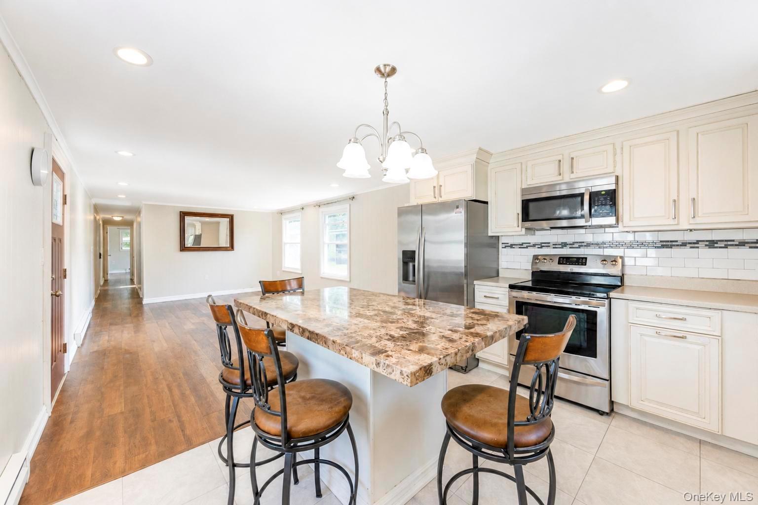 28 Greenwood Boulevard – For Sale photo 10