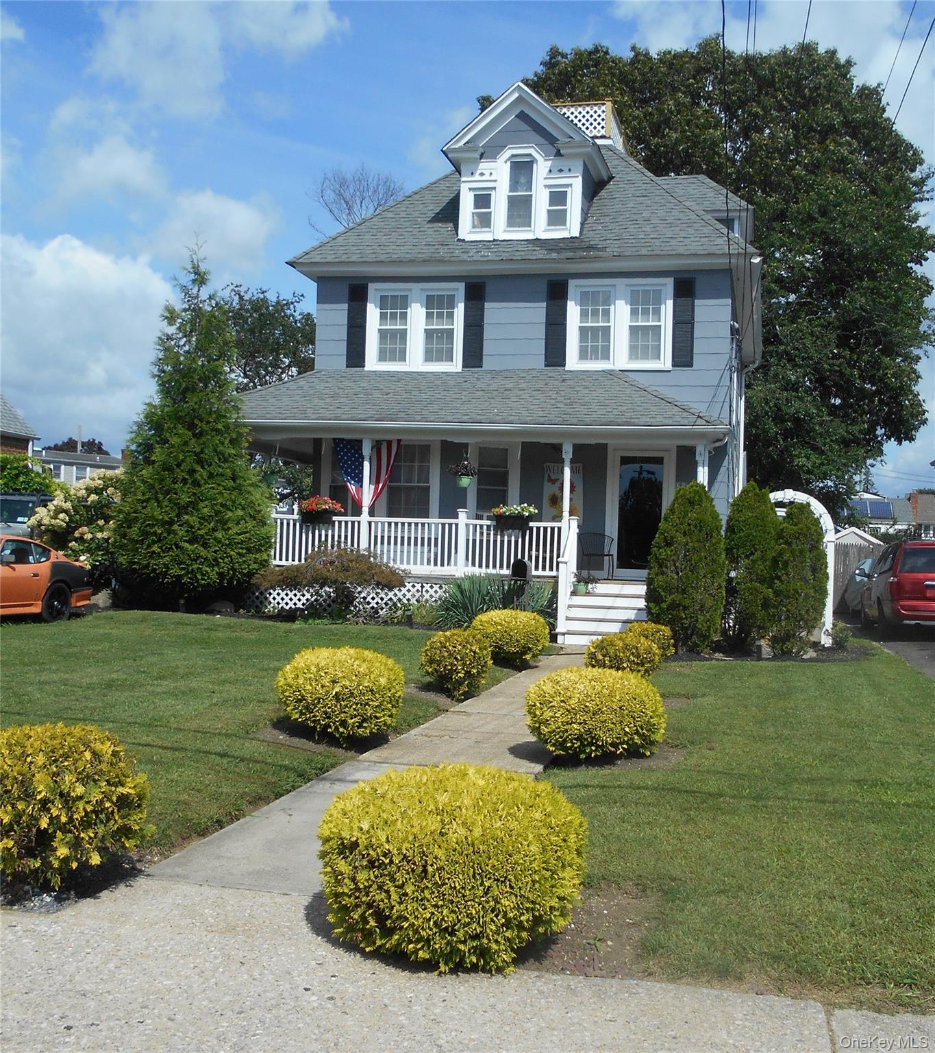 28 Centre Avenue – For Sale photo 2