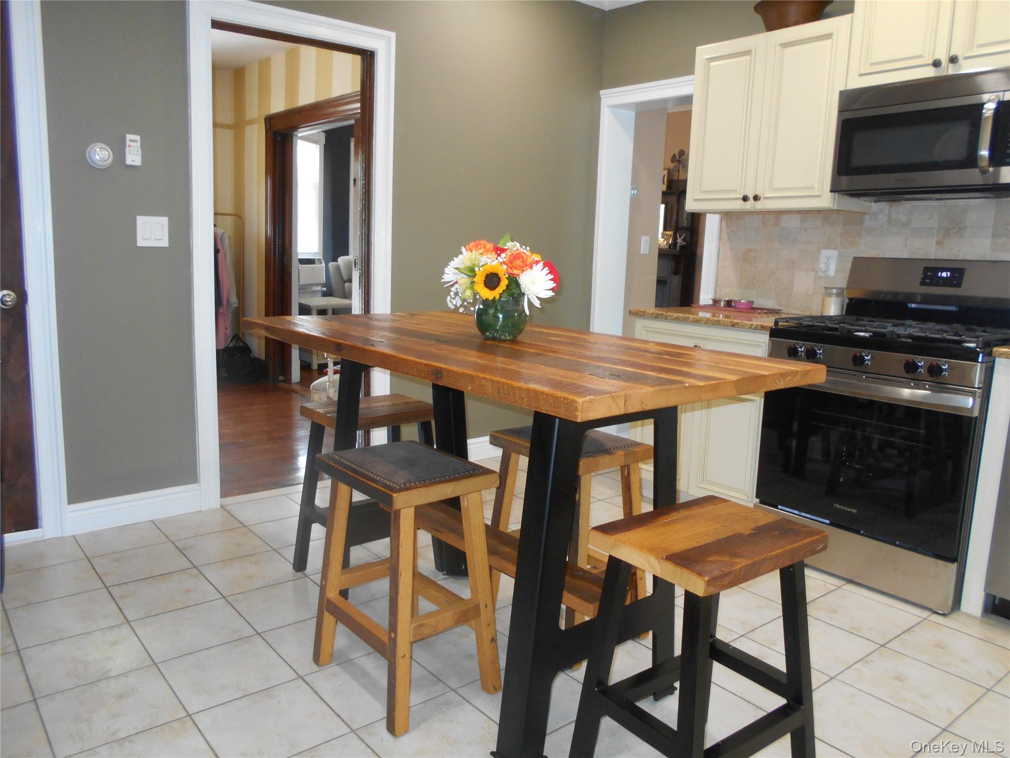 28 Centre Avenue – For Sale photo 8