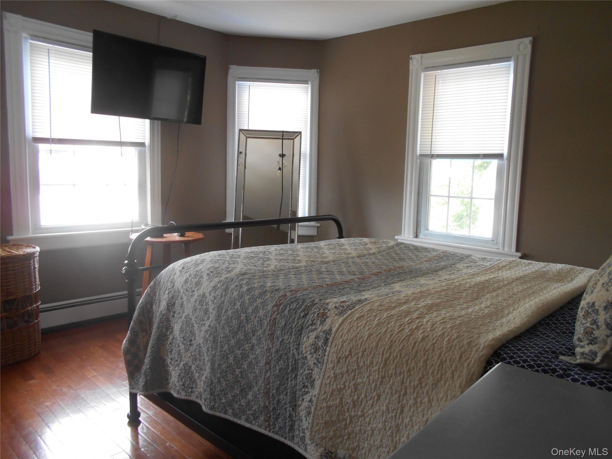 28 Centre Avenue – For Sale photo 11