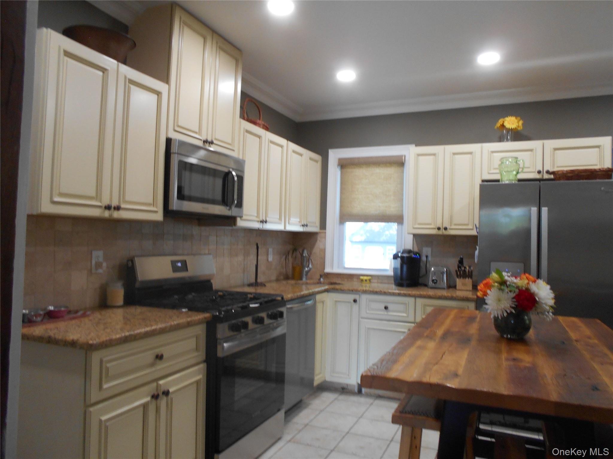 28 Centre Avenue – For Sale photo 7