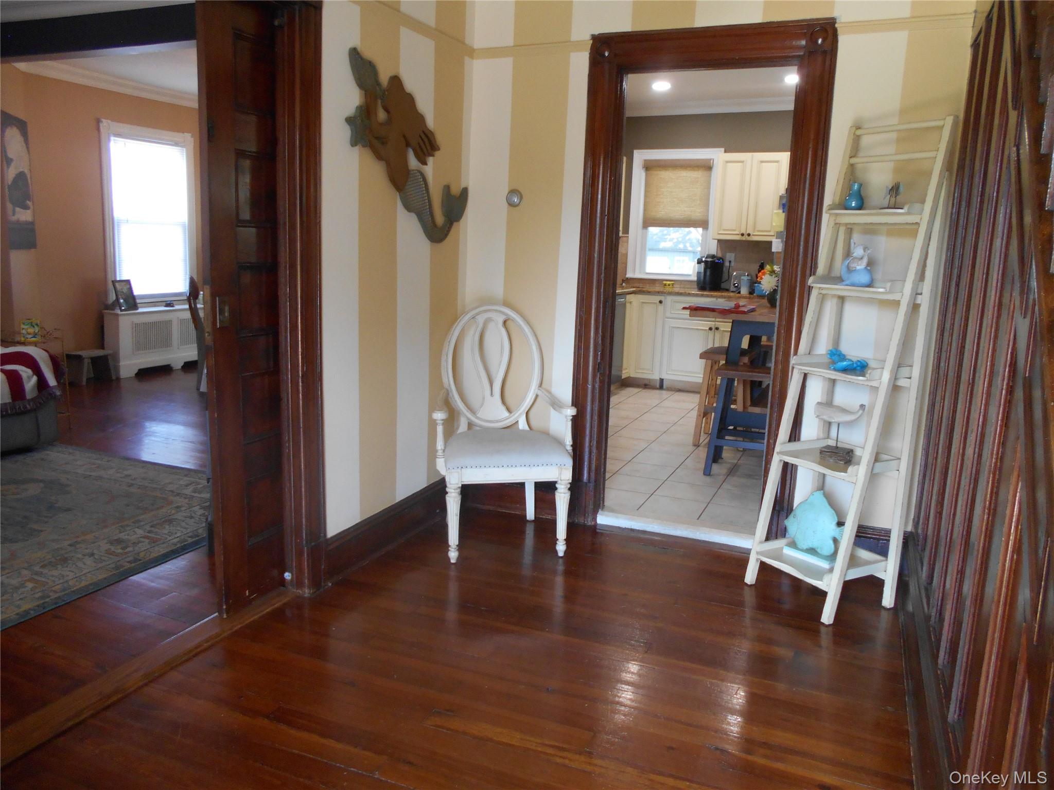 28 Centre Avenue – For Sale photo 4