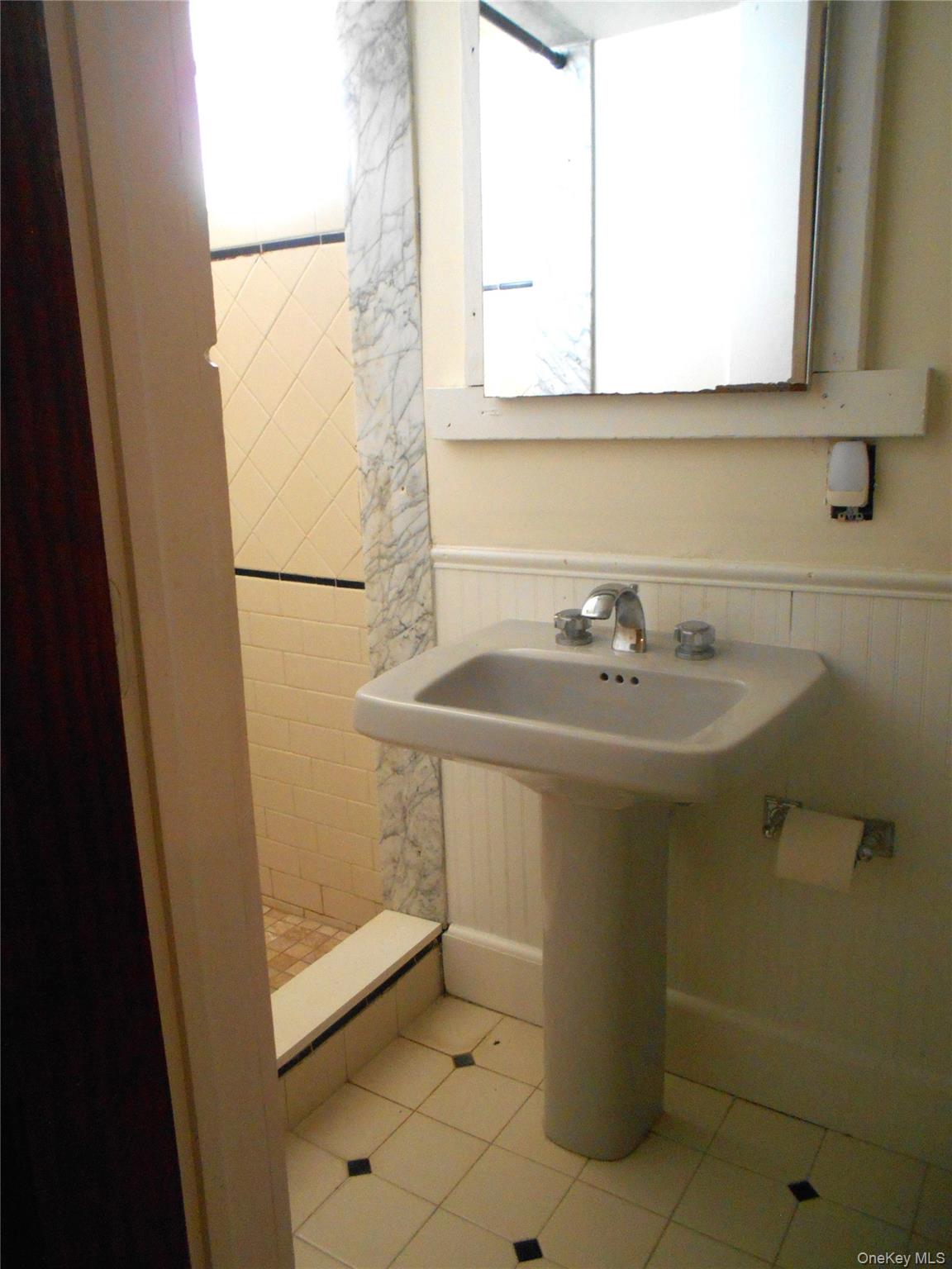 28 Centre Avenue – For Sale photo 20