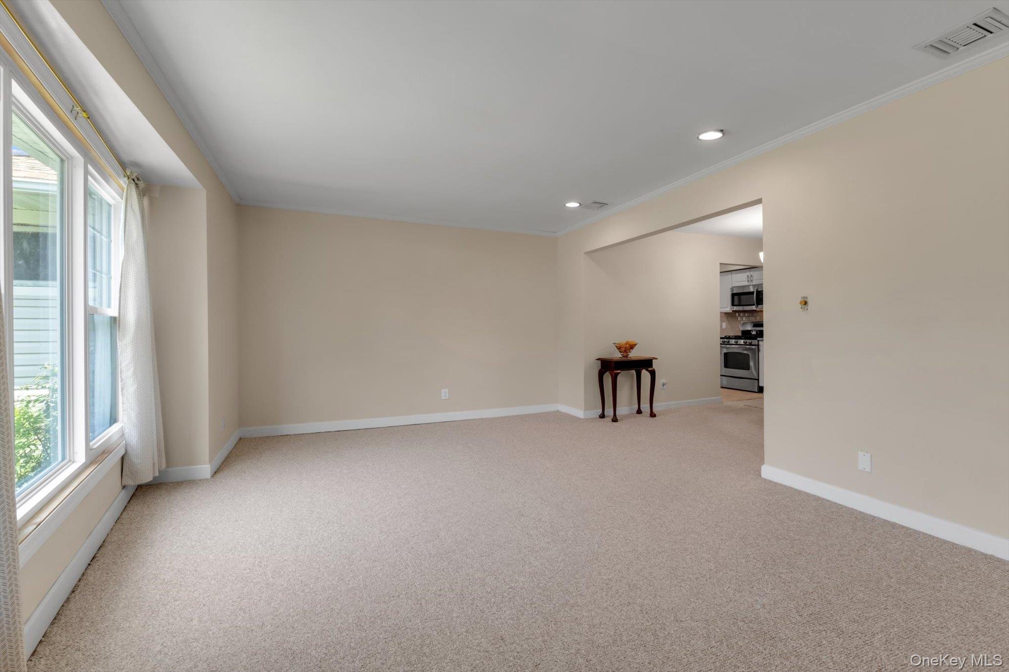 660 Franklin Boulevard – For Sale photo 4