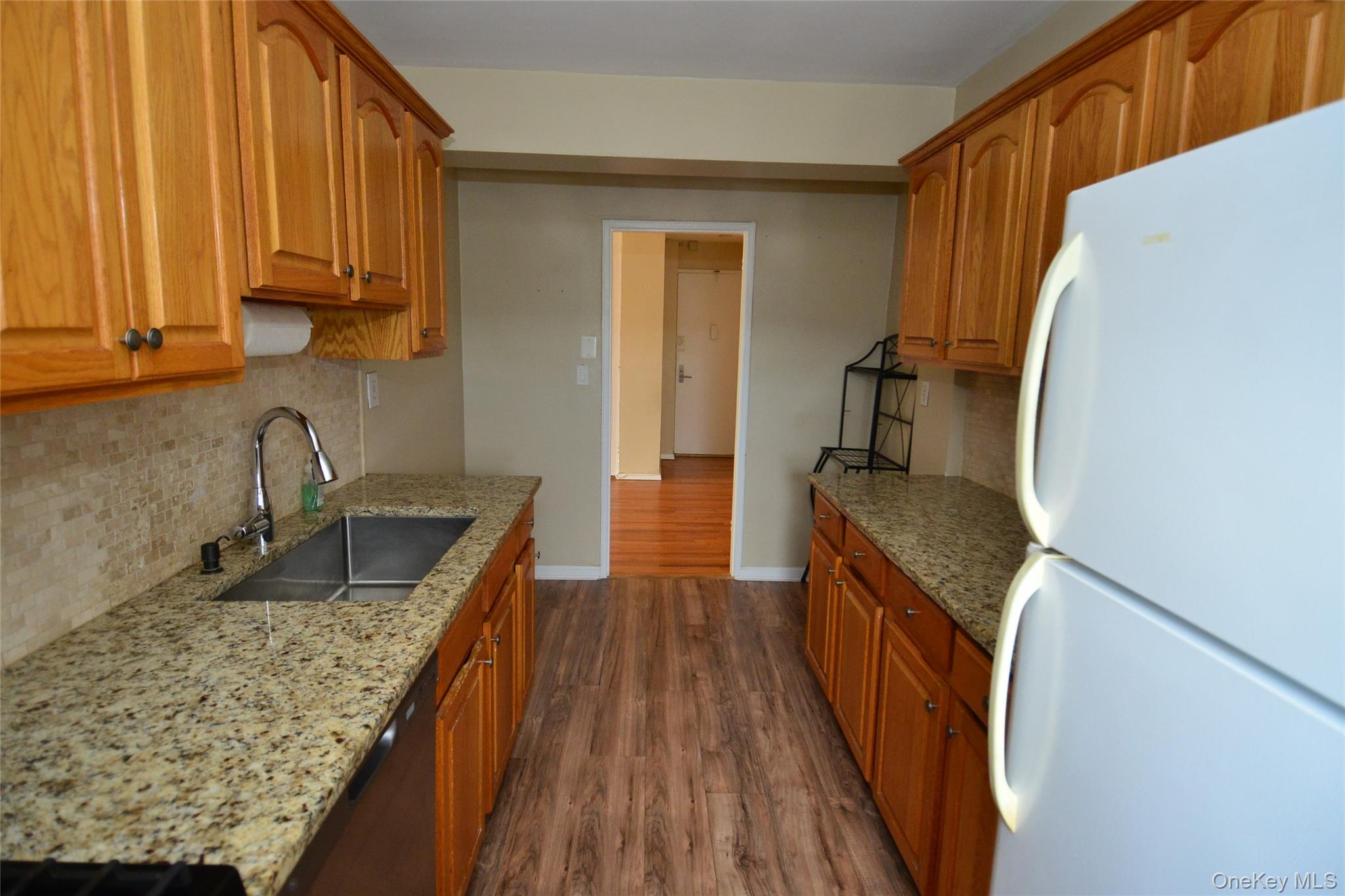 14 Westview Avenue, Unit 410 photo 15