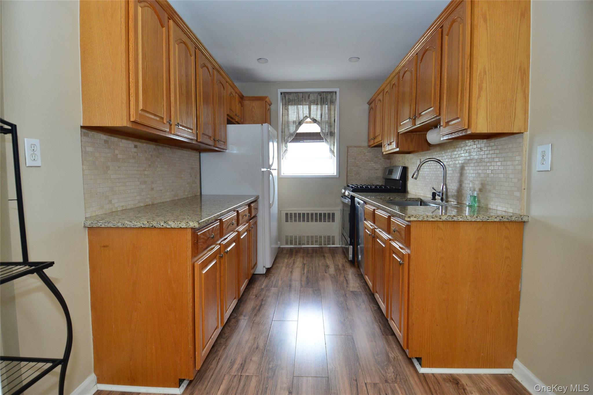 14 Westview Avenue, Unit 410 photo 12