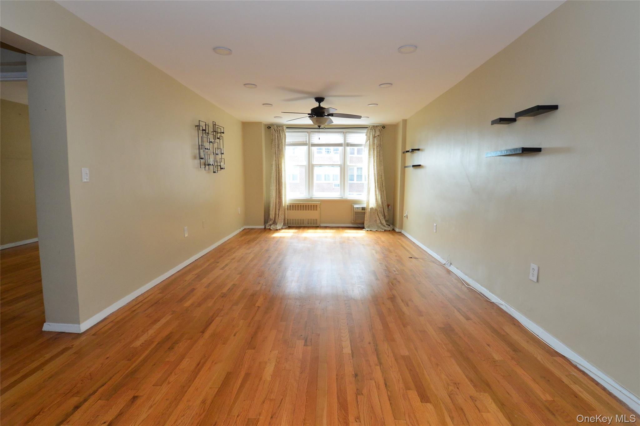 14 Westview Avenue, Unit 410 photo 5