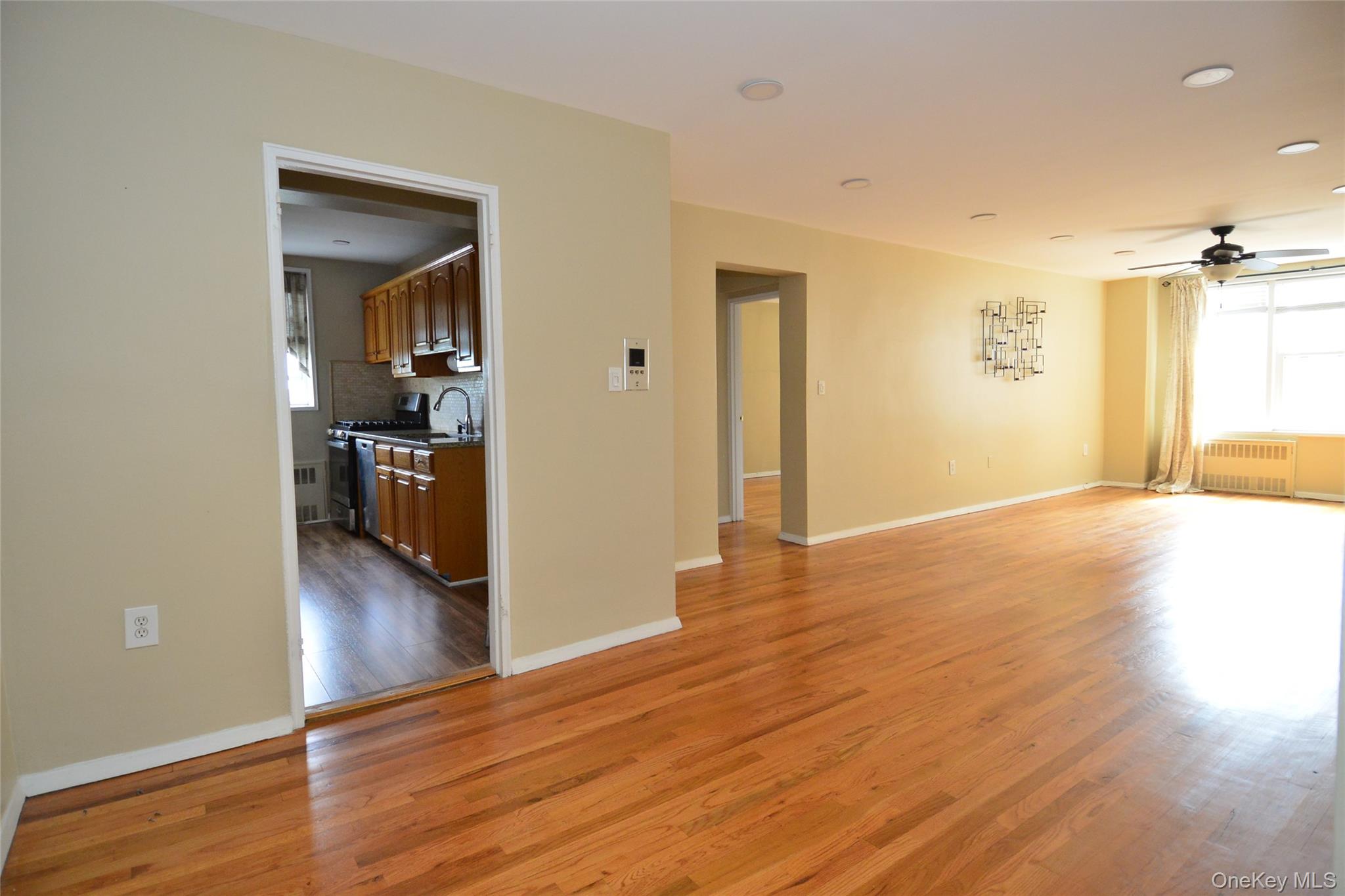 14 Westview Avenue, Unit 410 photo 4